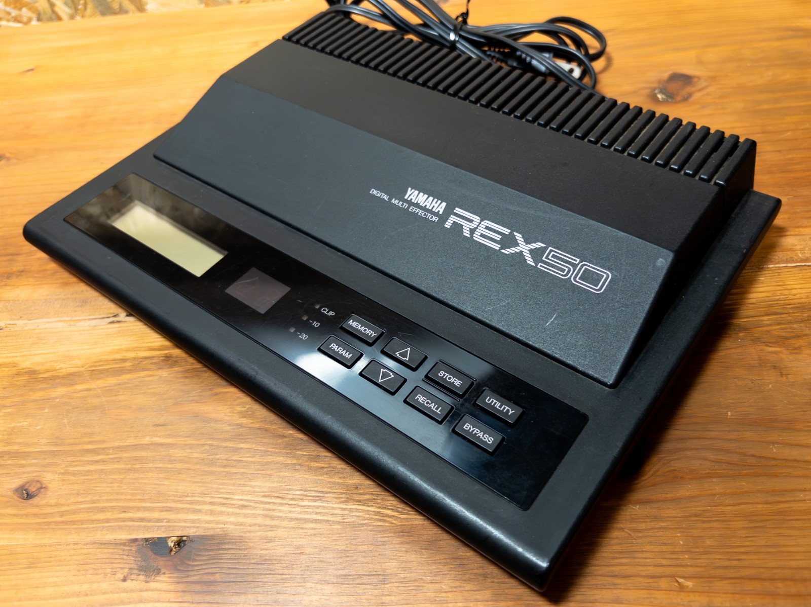 YAMAHA REX50 Guitar Processor Multi Effects Pedal Tested Main unit only Japan