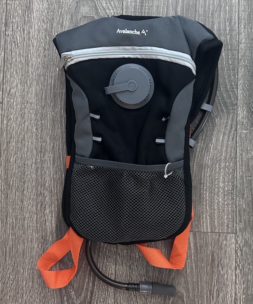 Avalanche Pioneer Hydration Bag Hiking Outdoors NWT 34 Oz. Container Zip Pocket