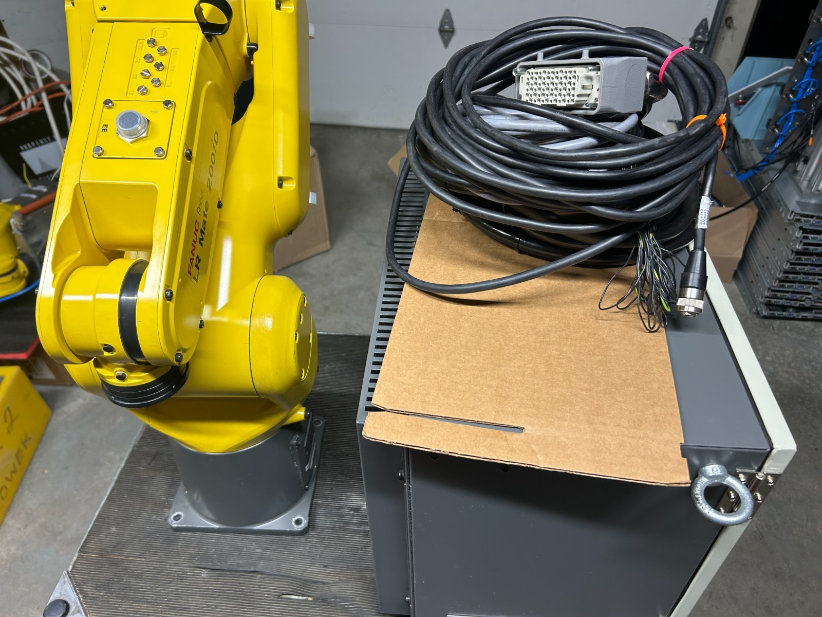 Fanuc LR Mate 200iD w/ R-30iB Controller & i Pendant Handheld unit