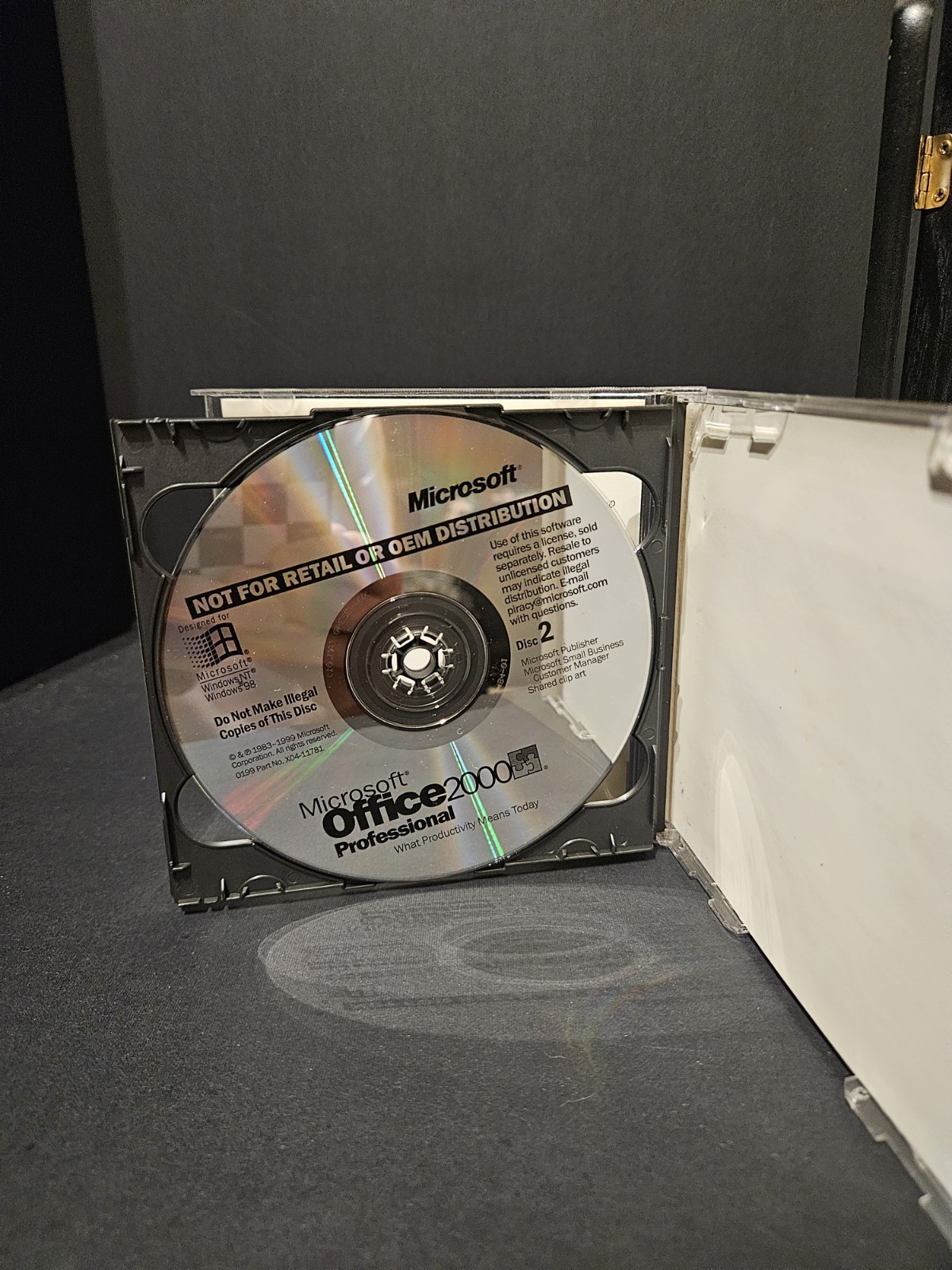MS Microsoft Office 2000 Professional Edition Full OEM Version Non Retail