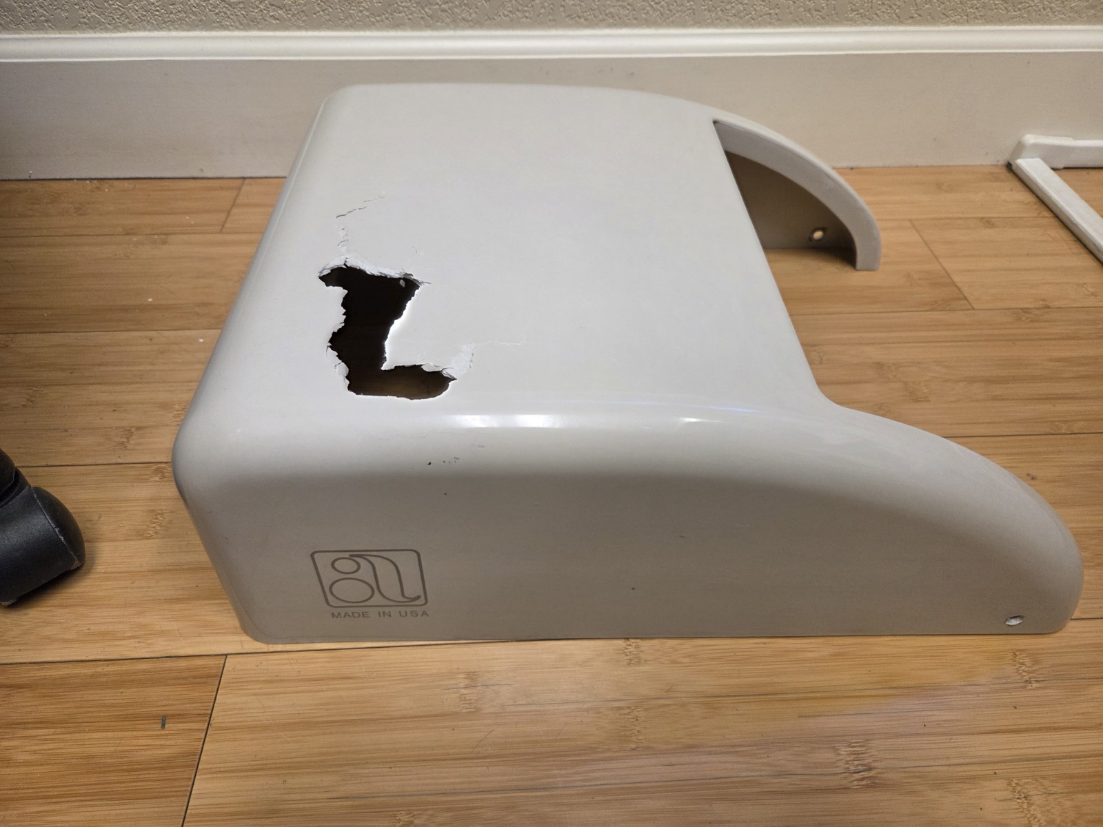 Adec 1040 Dental Chair Pump Cover