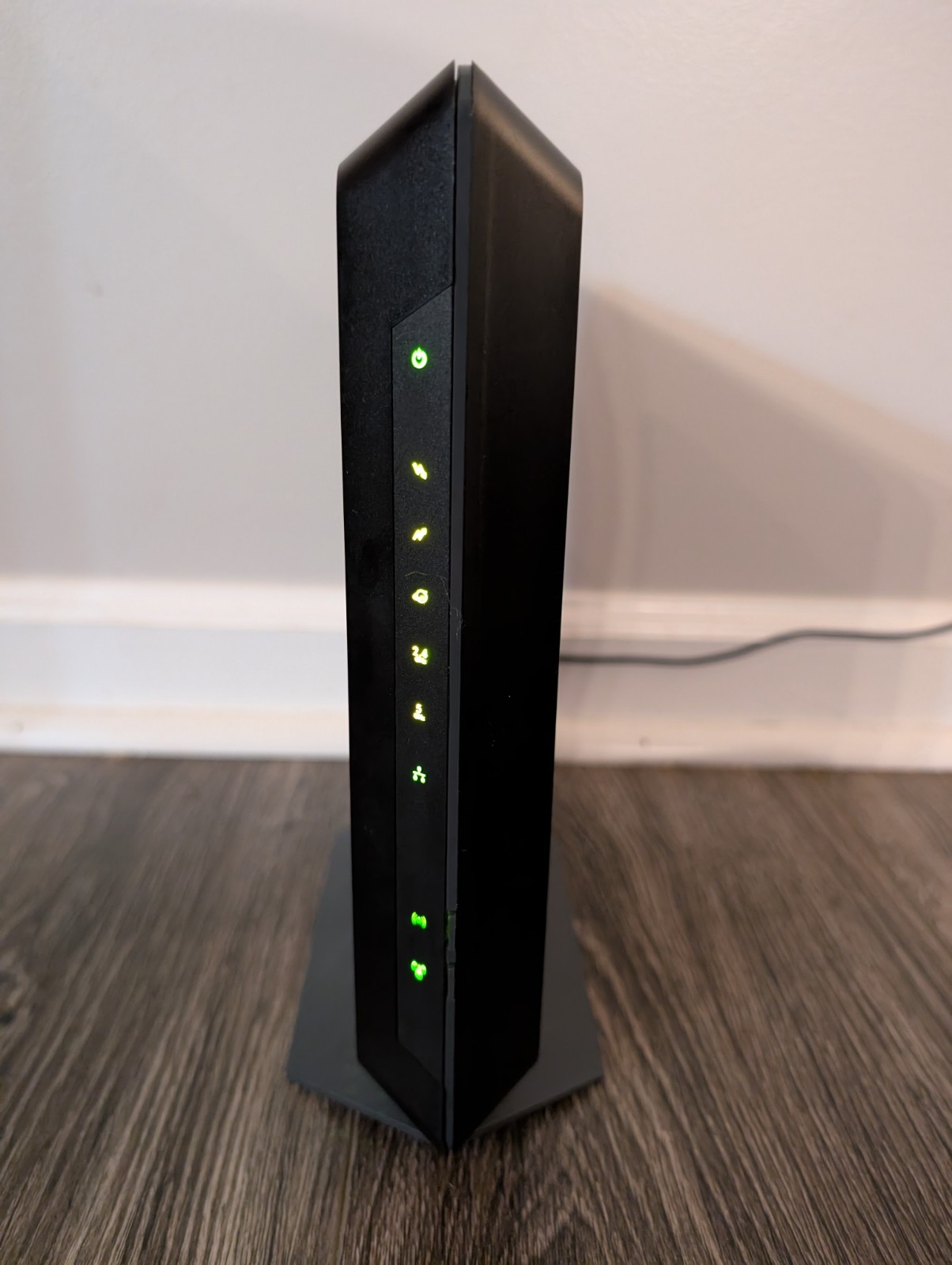 NETGEAR Nighthawk C7000v2 AC1900 Wi-Fi Cable Modem Router! Tested! Read!