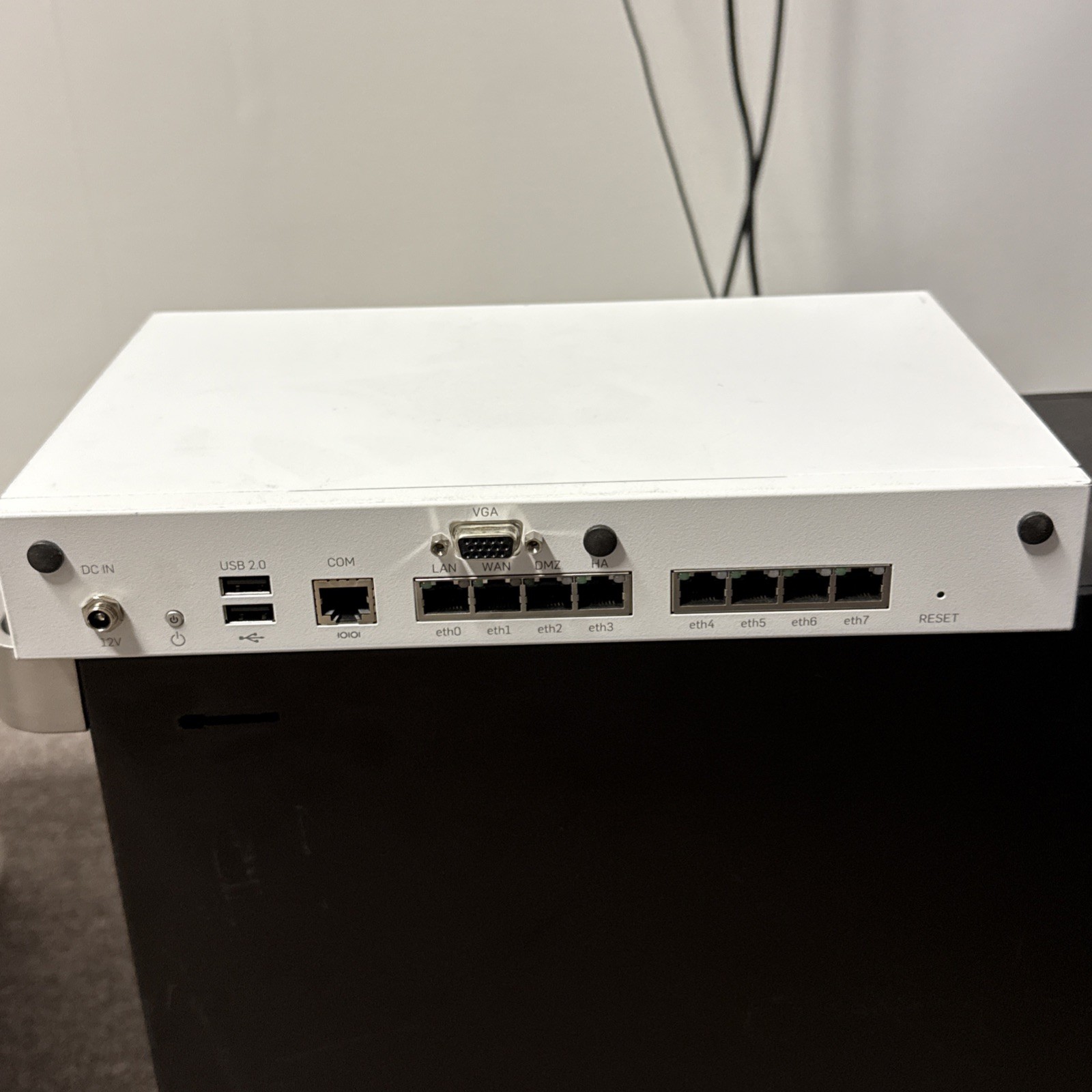 Sophos SG 135 Rev 2 Network Security Firewall *Read*
