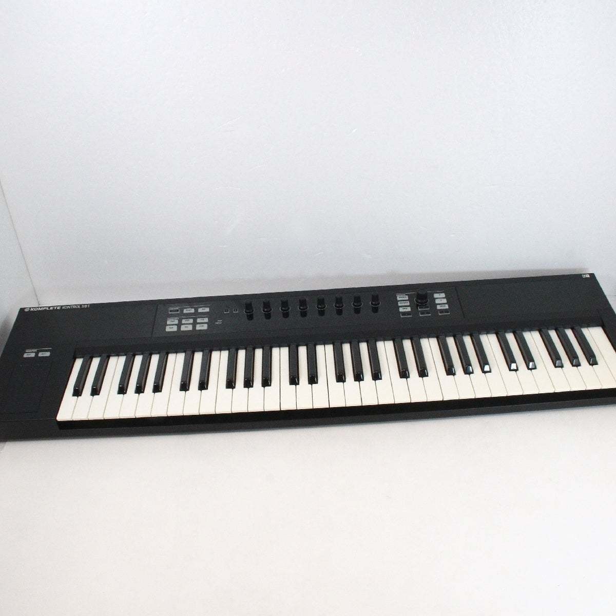 Native Instruments KOMPLETE KONTROL S61 Mk1 USB MIDI Controller 61-Key Tested