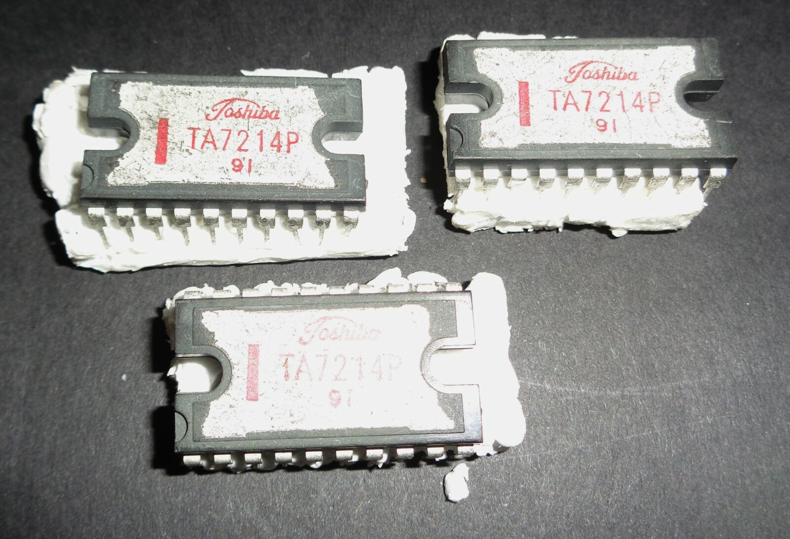 3 Pcs. New / NOS Vintage Original Toshiba # TA7214P 20P DIP IC From An Estate