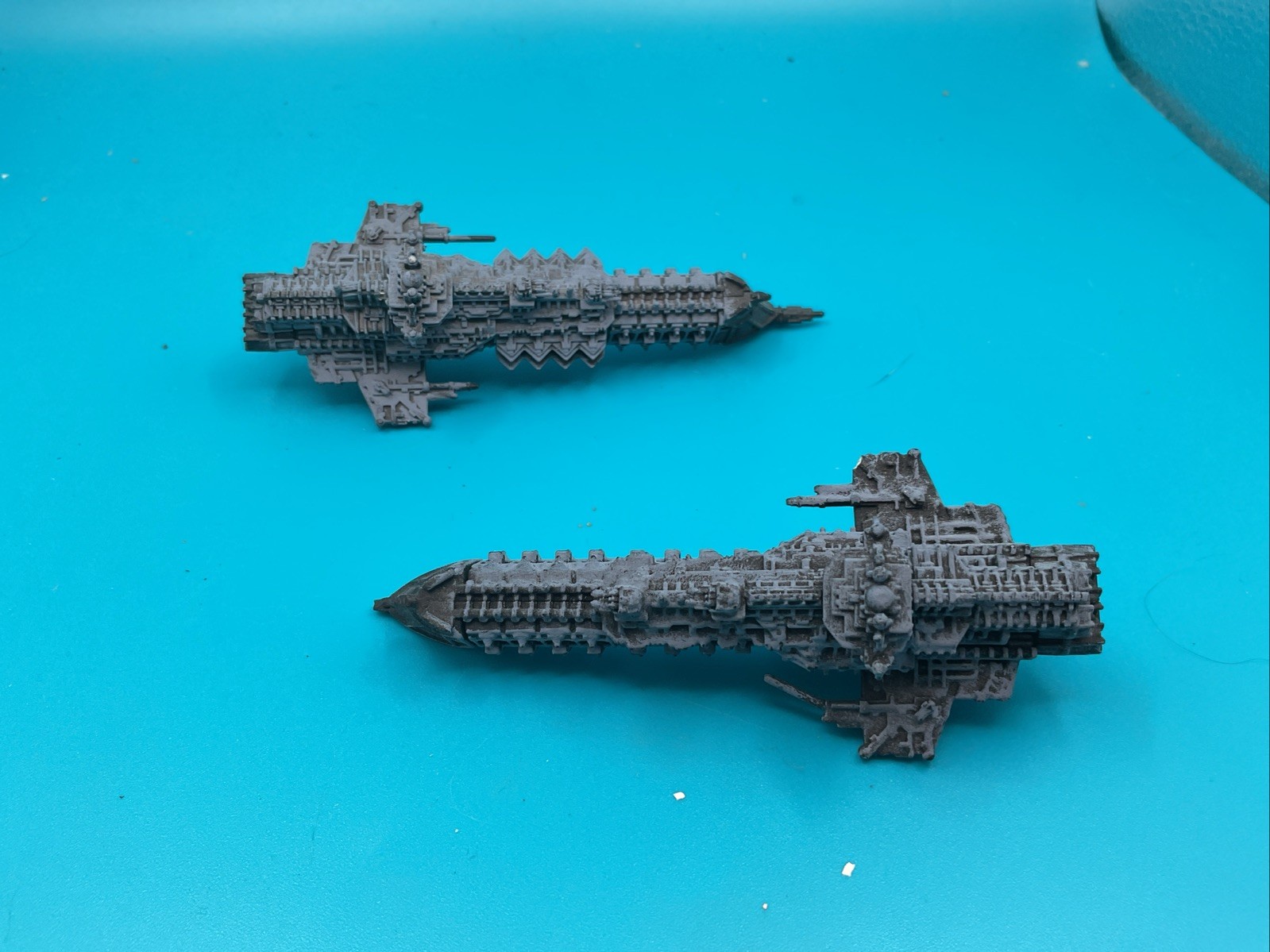 Warhammer 40k Battlefleet Gothic Imperial Cruisers Lot of 2 plastic miniatures