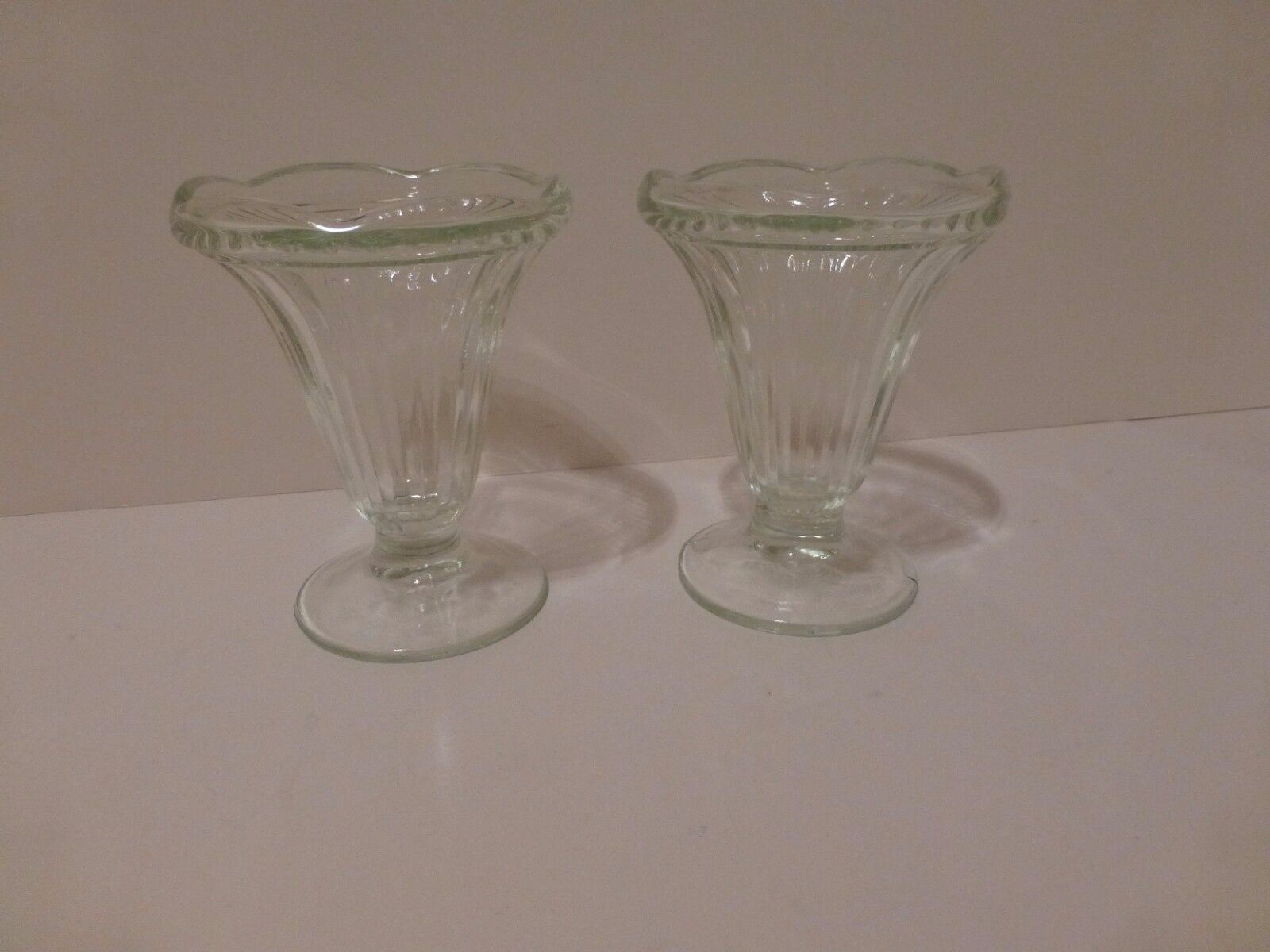 Vintage (2) Clear Glass Ice Cream Sundae Dishes       (S7