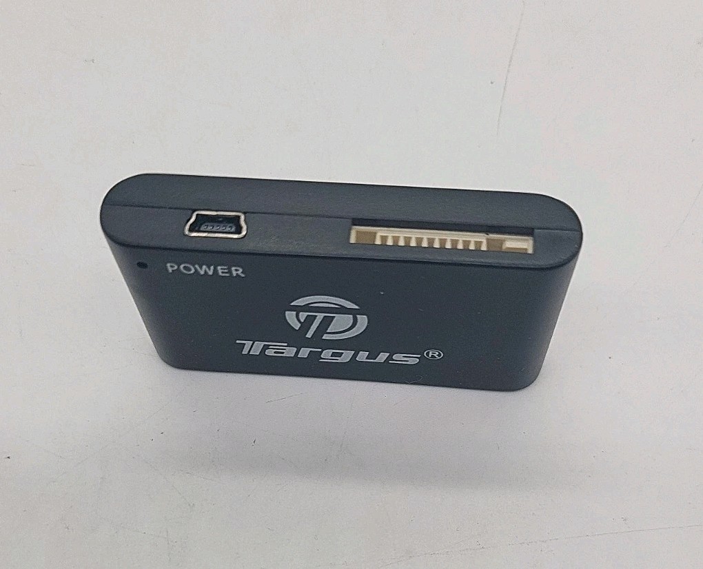 Targus Universal High Speed Memory Card Reader 33 in 1 & Memory Chip Case