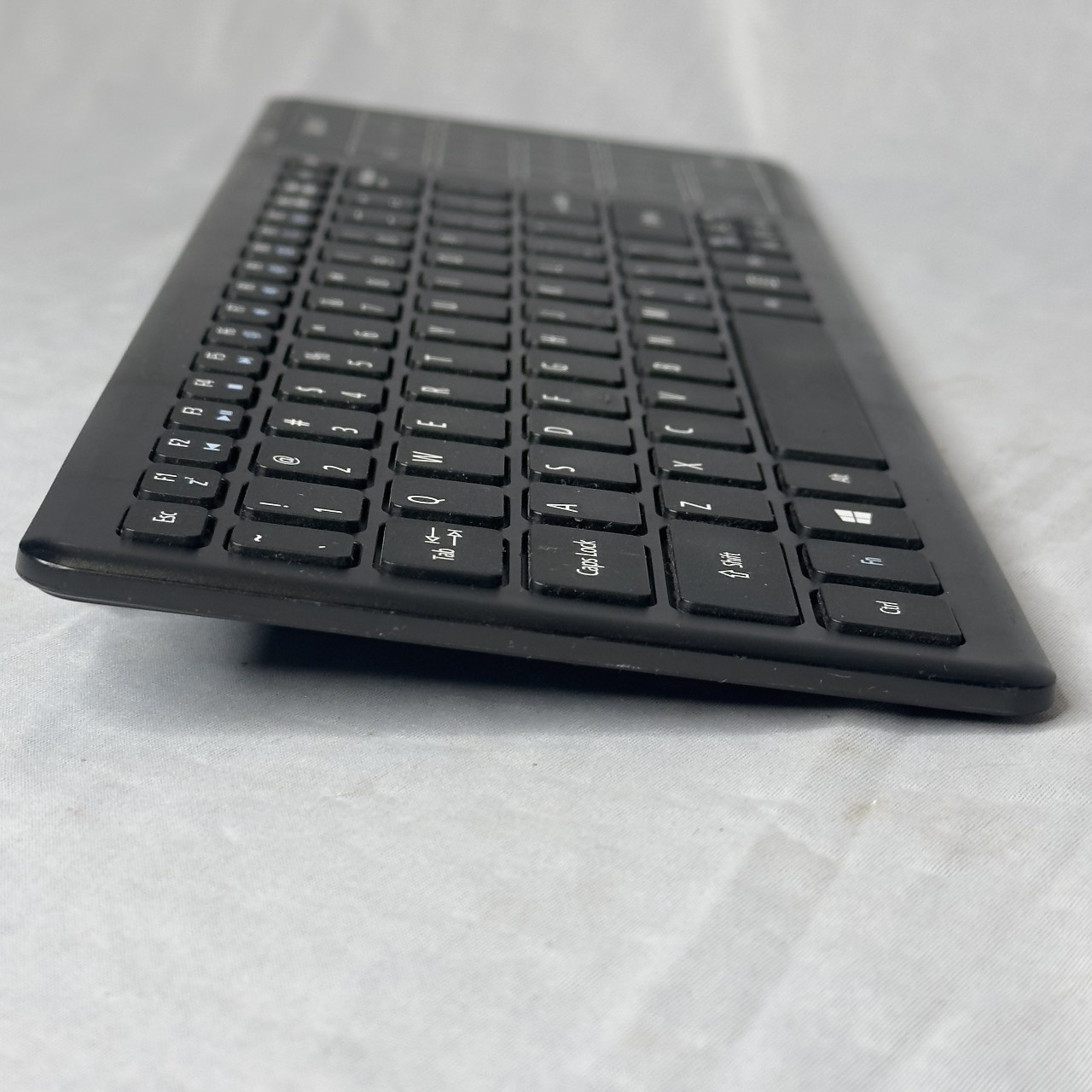 Gigaware Wireless Keyboard Ultra Compact Dongle Full Size Slim Black Numeric Pad