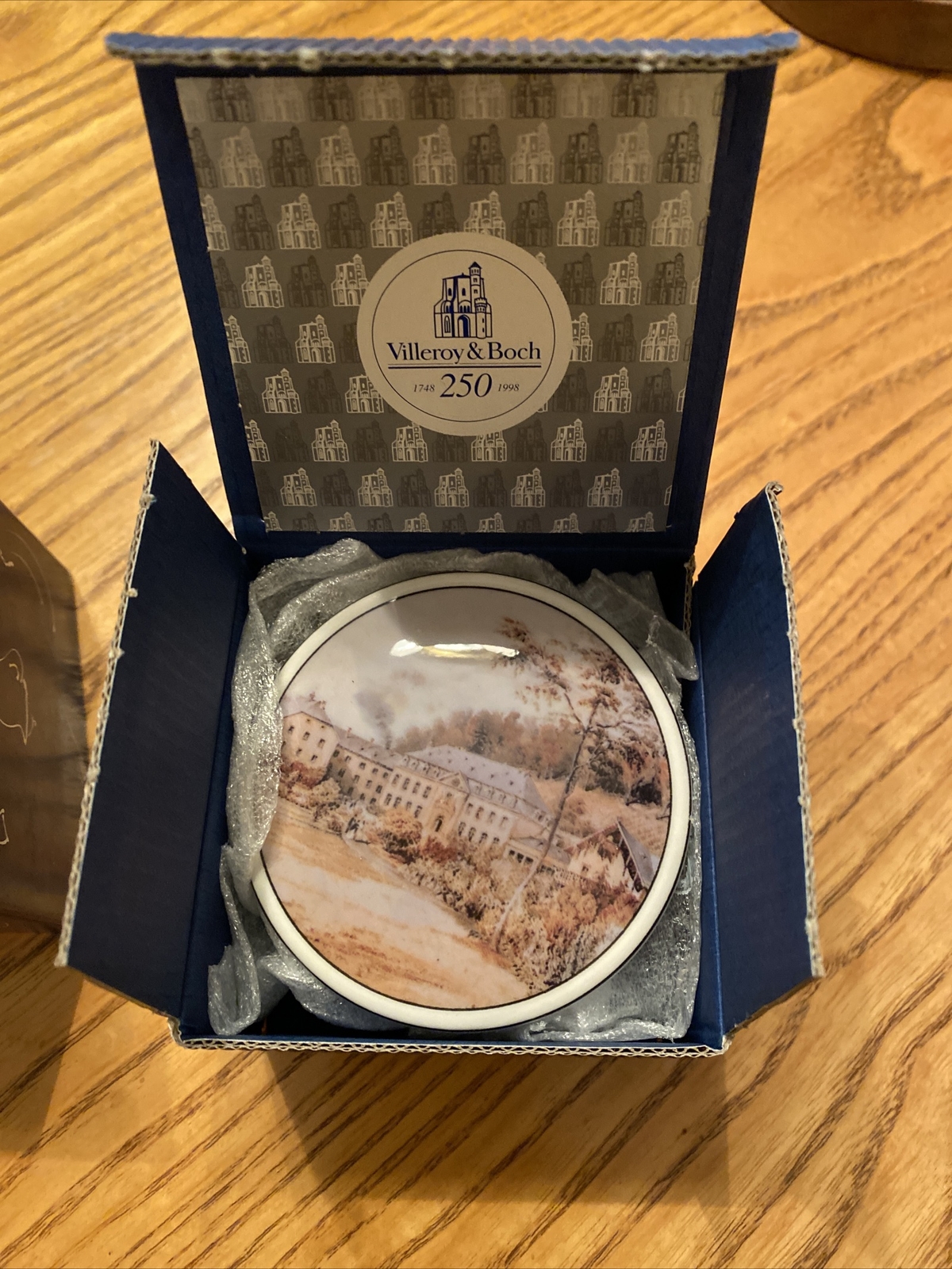 NIB Villeroy & Boch Trinket Box 2.75" Luxembourg 1998 250 Years Anniversary