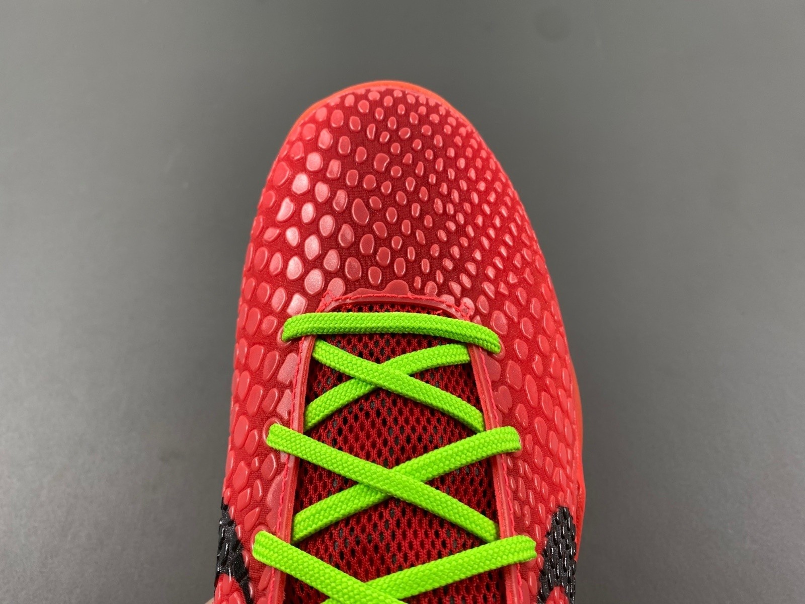 FV4921-600 Zoom Kobe 6 Protro 'Reverse Grinch' Red