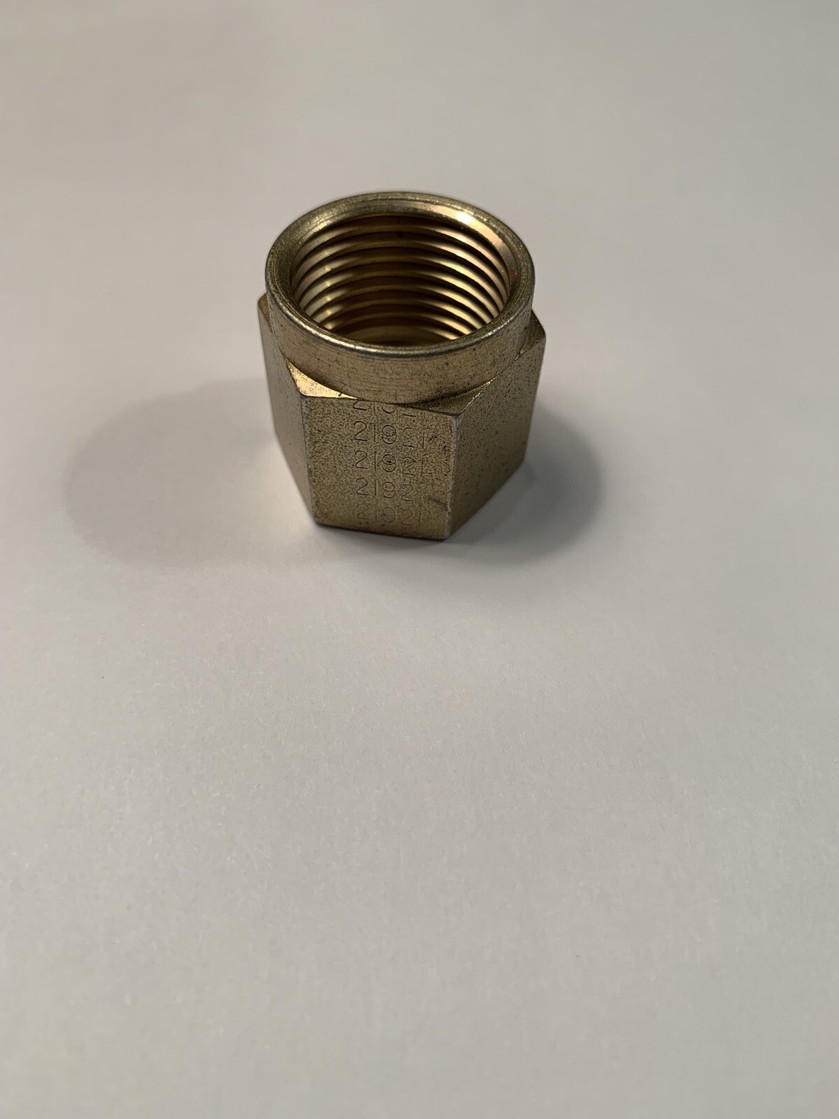 MS21921-10   tube coupling nut, flareless      New.    M16  S7