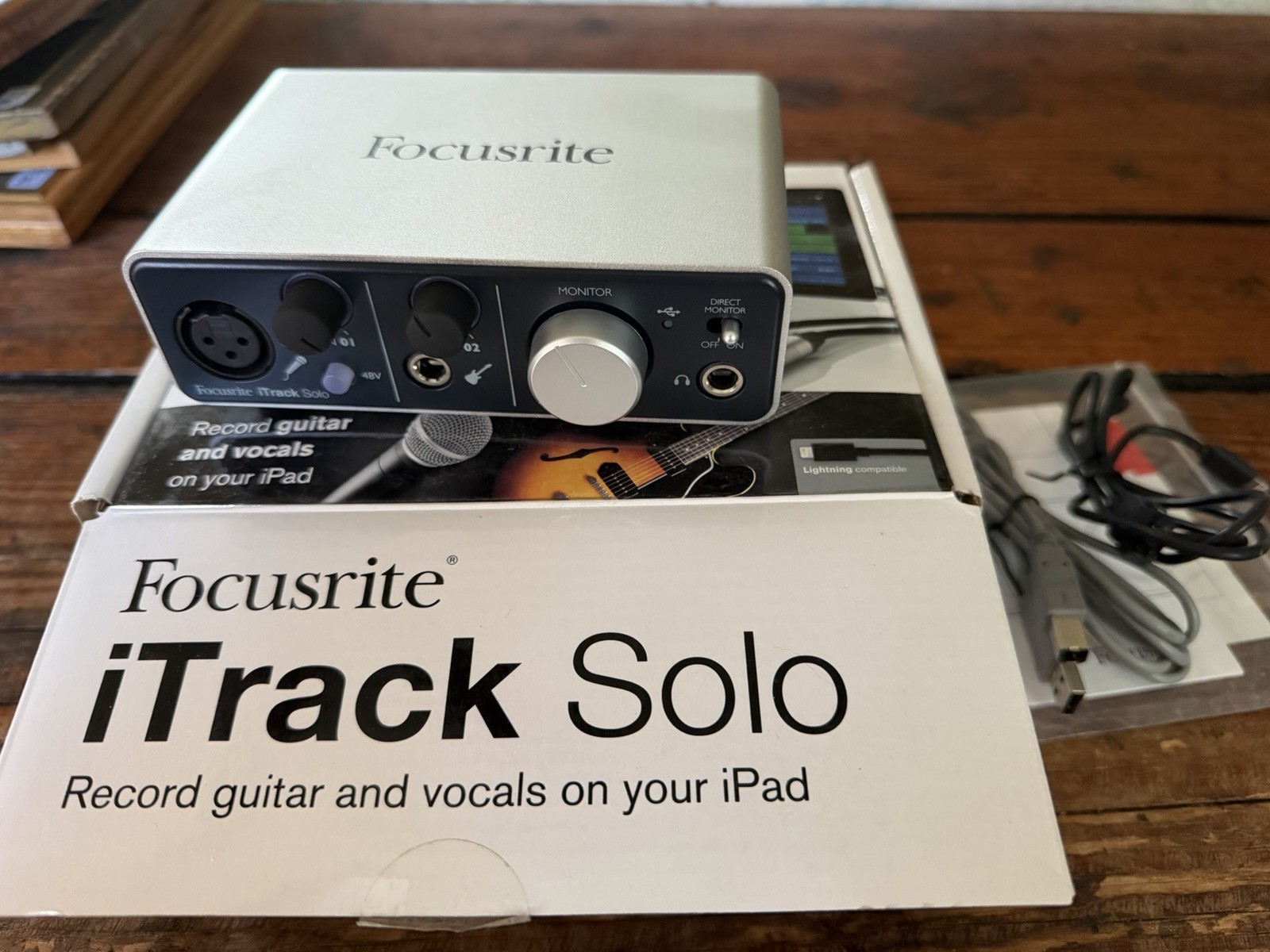 Focusrite iTrack Solo USB Audio Interface w/ Box Cables Manual