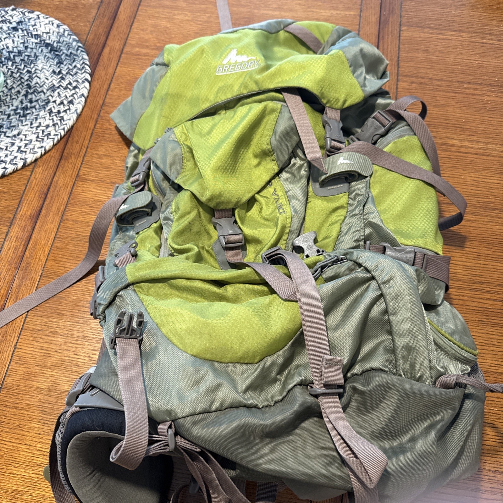 Excellent! Women's GREGORY DEVA 60 Backpack Green CLEAN!!  X SM