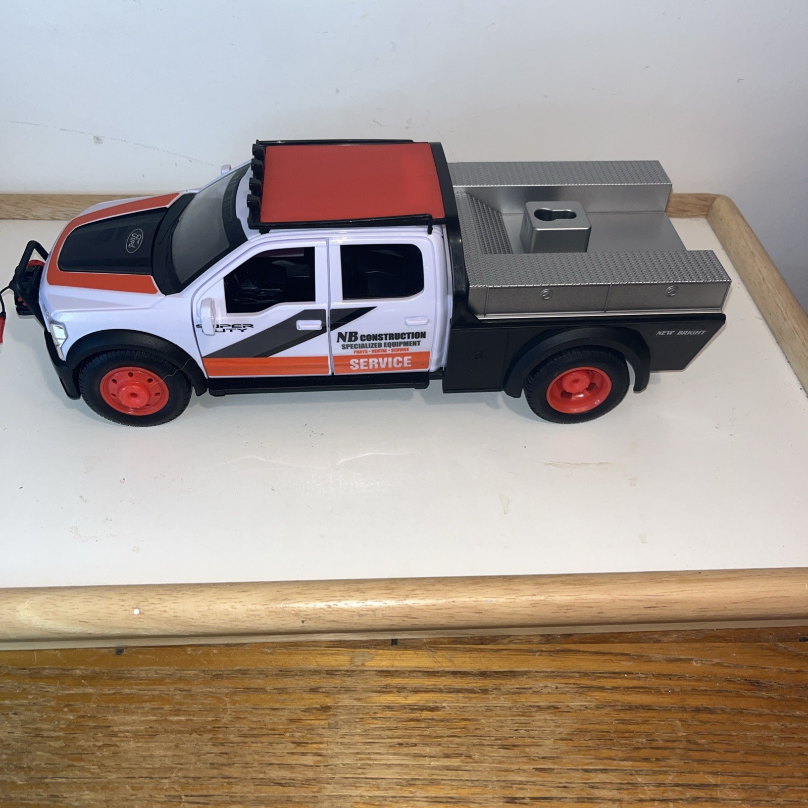 New Bright Construction Freewheeling Ford Super Duty Truck