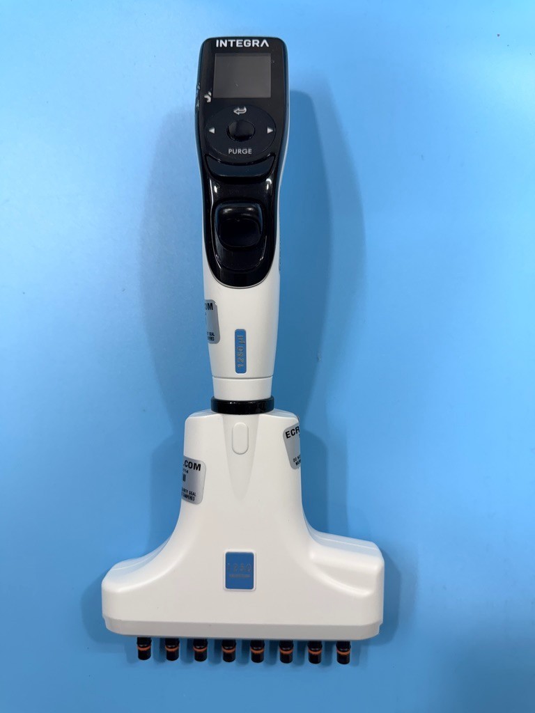 INTEGRA VOYAGER 4724 8-Channel 50–1250 µL Adjustable Pipette + Tips