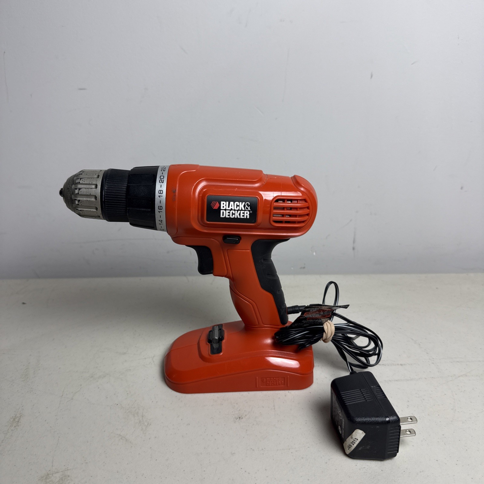 BLACK+DECKER GC01800 18V Cordless Drill Orange Black Keyless Chuck W/ Charger