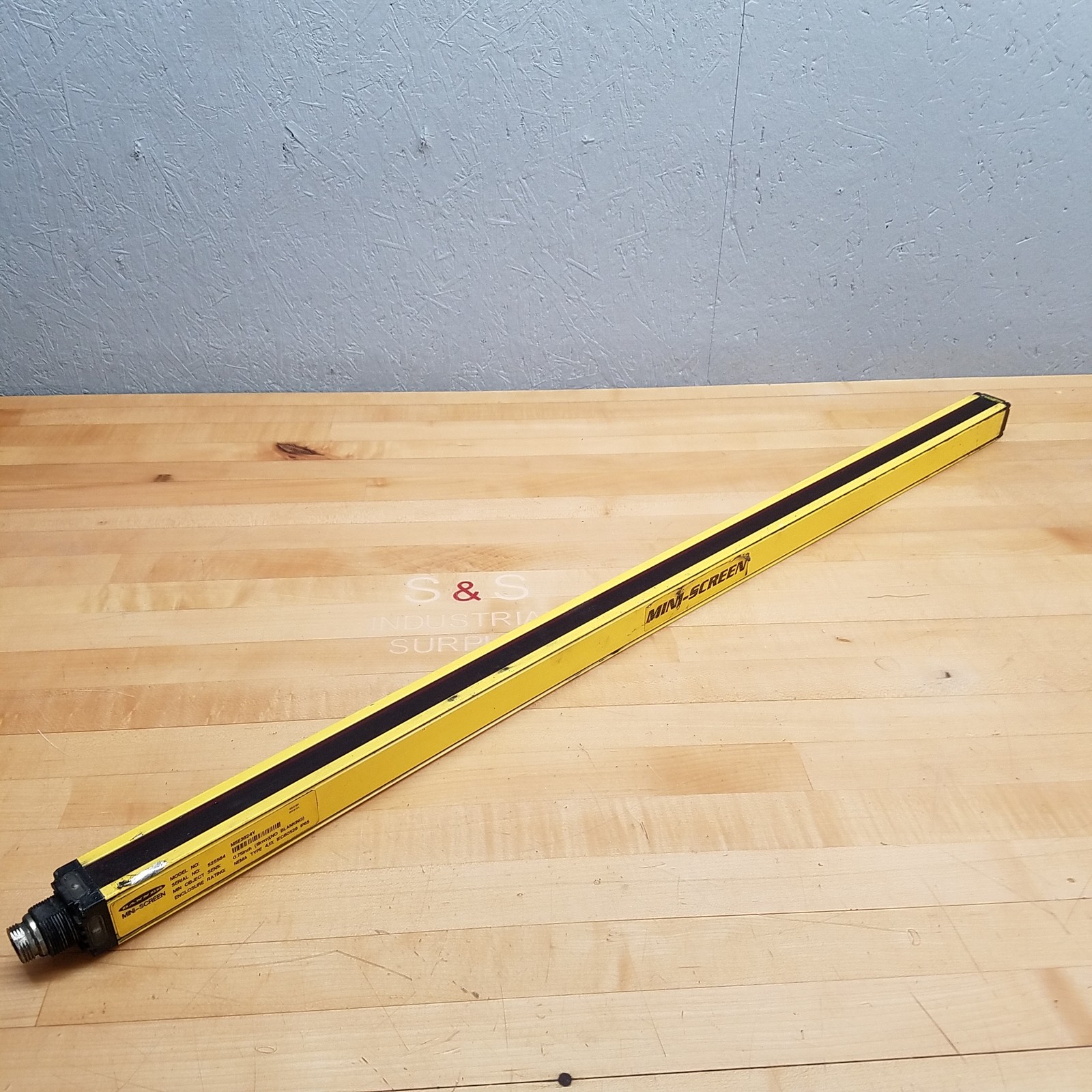 Banner MSE3624Y Mini-Screen Emitter - USED