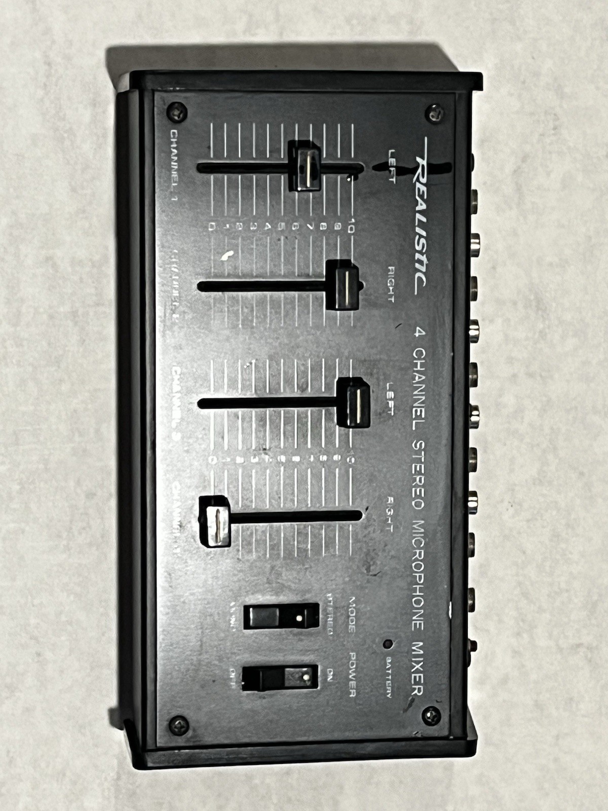 Realistic 4-Channel Stereo Microphone Mixer 32-1105