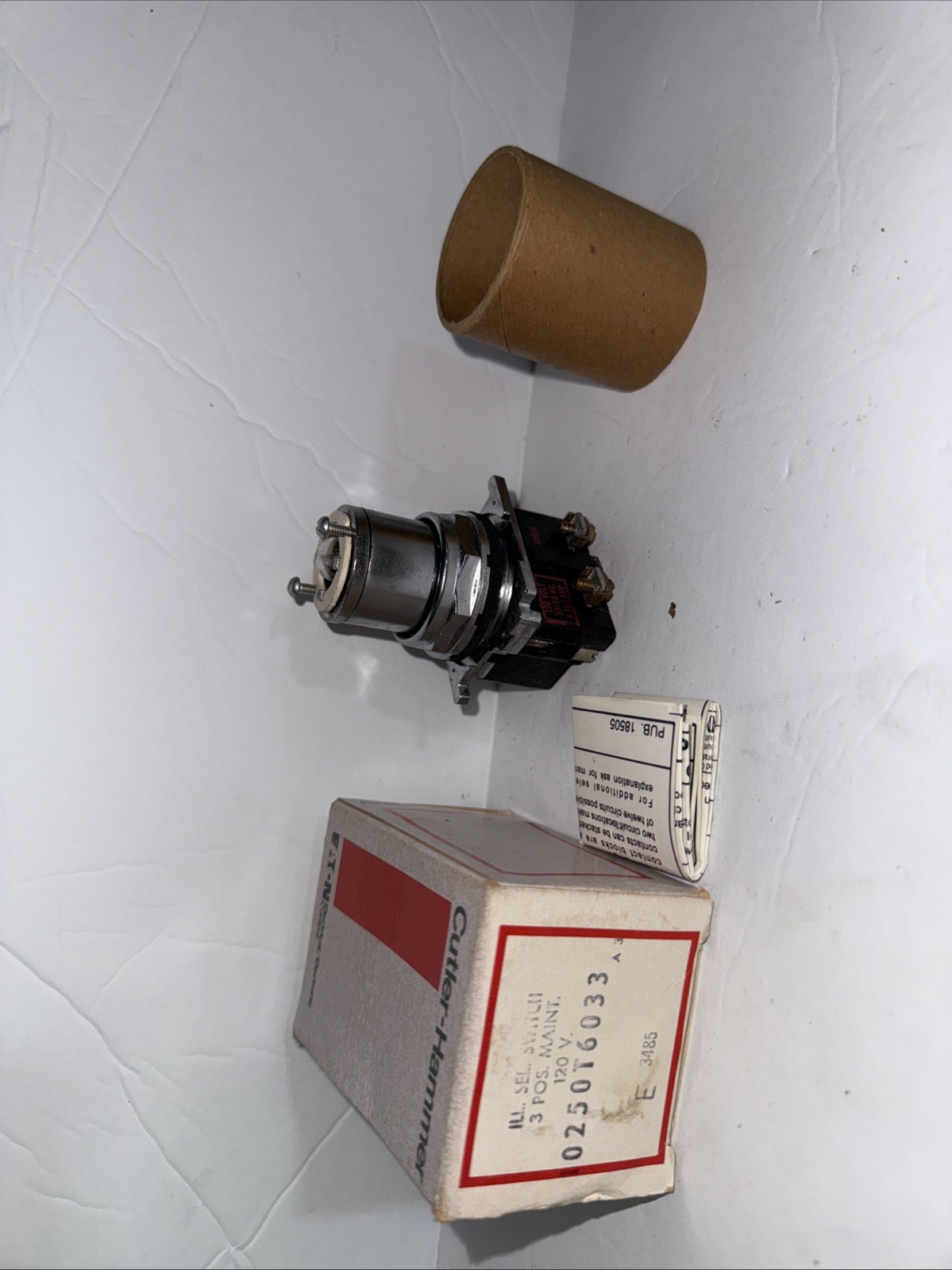 cutler hammer ill. selector switch 025016033 NOS