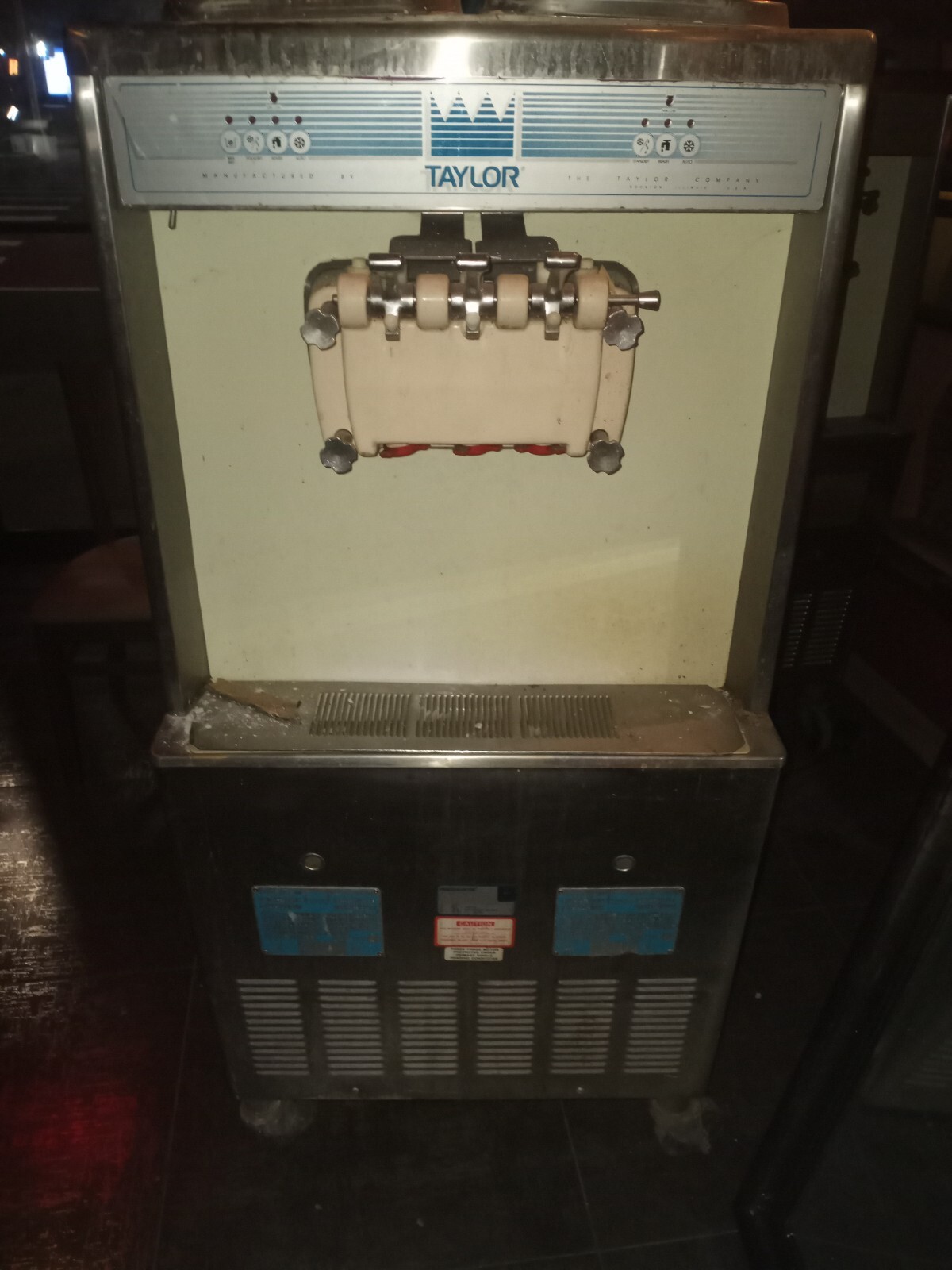 Taylor Ice cream machine Y754-33 (used) In working condition.