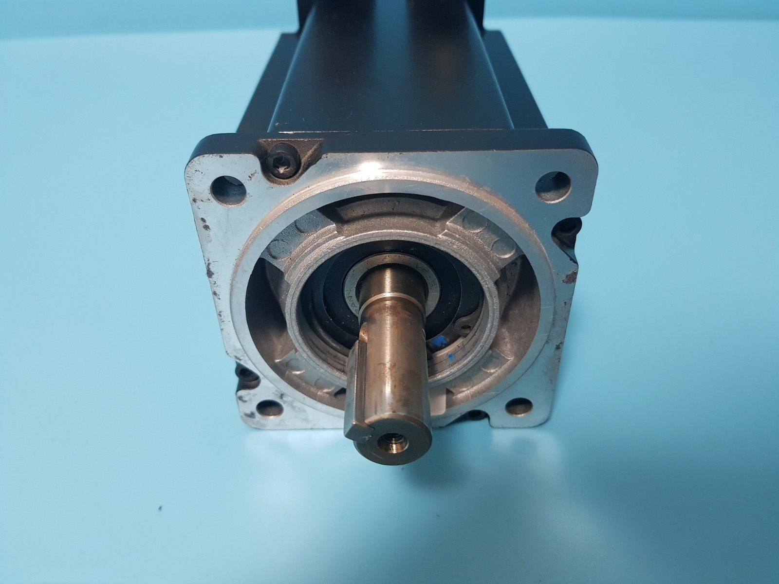 1PC Allen Bradley MP-Series MPL-B330P-SJ72AA SERIES: A Servo Motor PN-12167