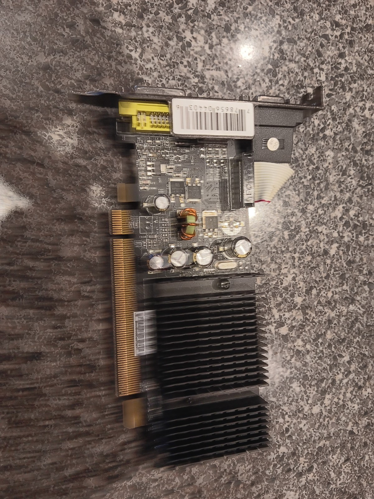 XFX pv-t72s-wang v2.2 w05/08 GF 7200GS 256MB DDR2 TV DVi PCi-e video card