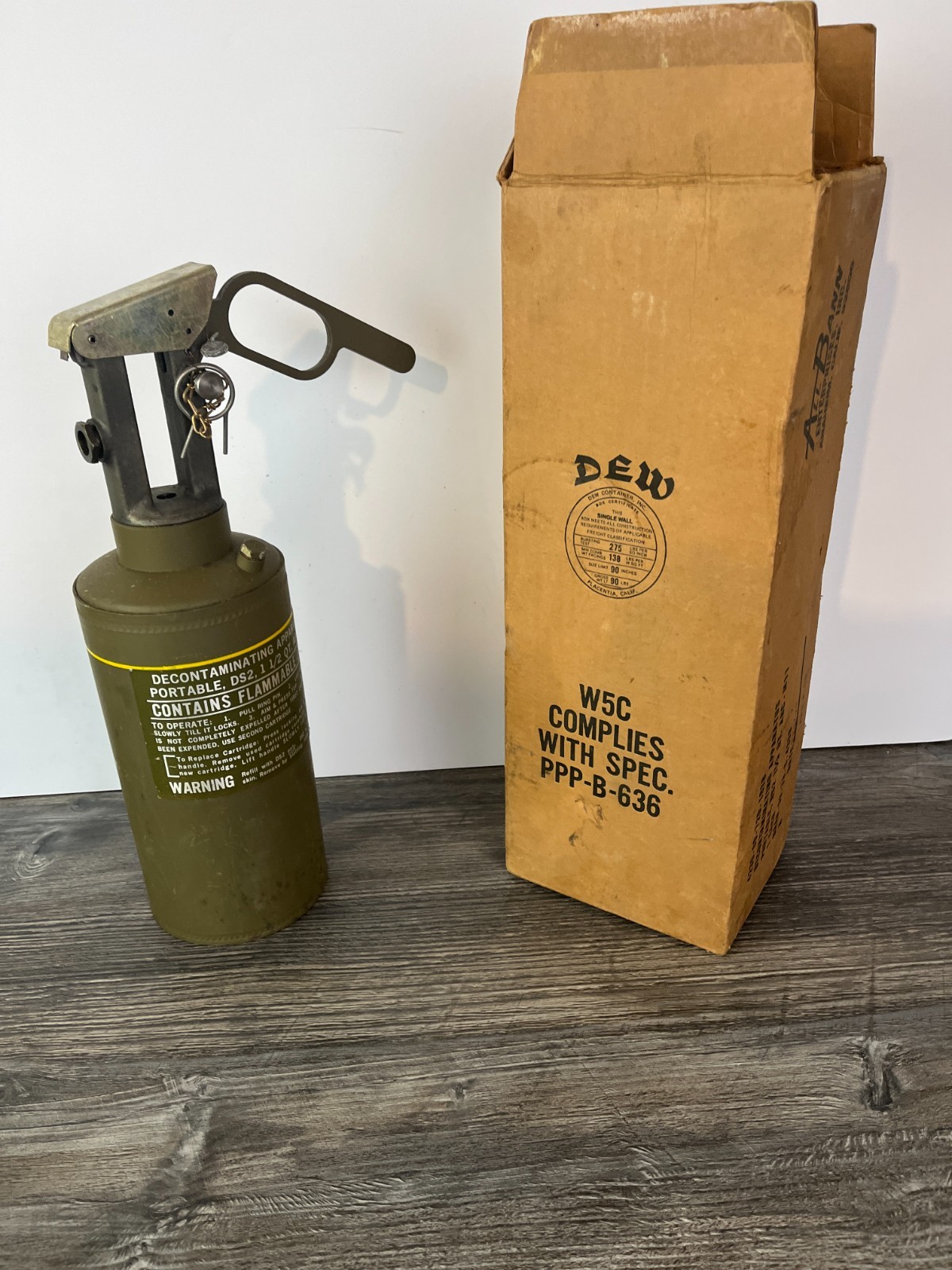 US Army All Bann Military Decontaminating Apparatus 4230-00-720-1618 ds2 1.5 qt