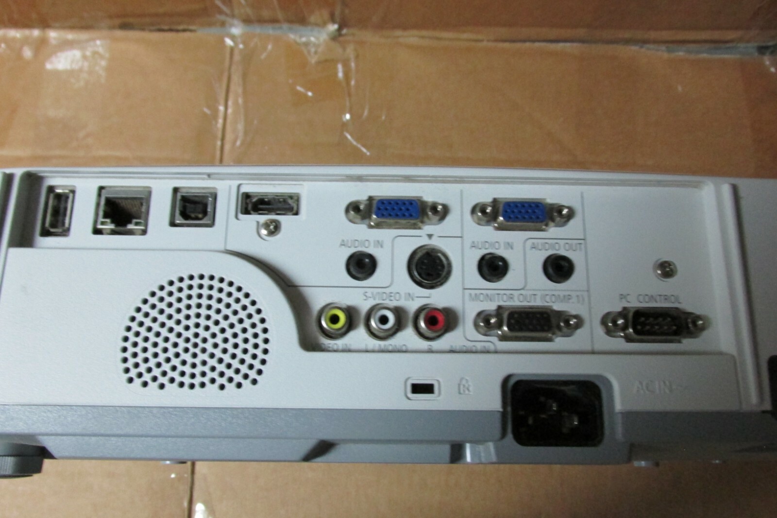 NEC NP-M311X LCD Projector 3100 Lumens HDMI XGA - 1911 Used Lamp Hours