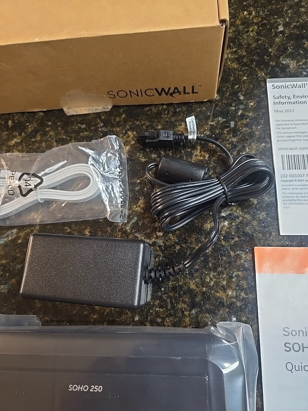 SonicWall SOHO 250 2YR AGSS Cloud Management Network Security (02-SSC-2229) #B