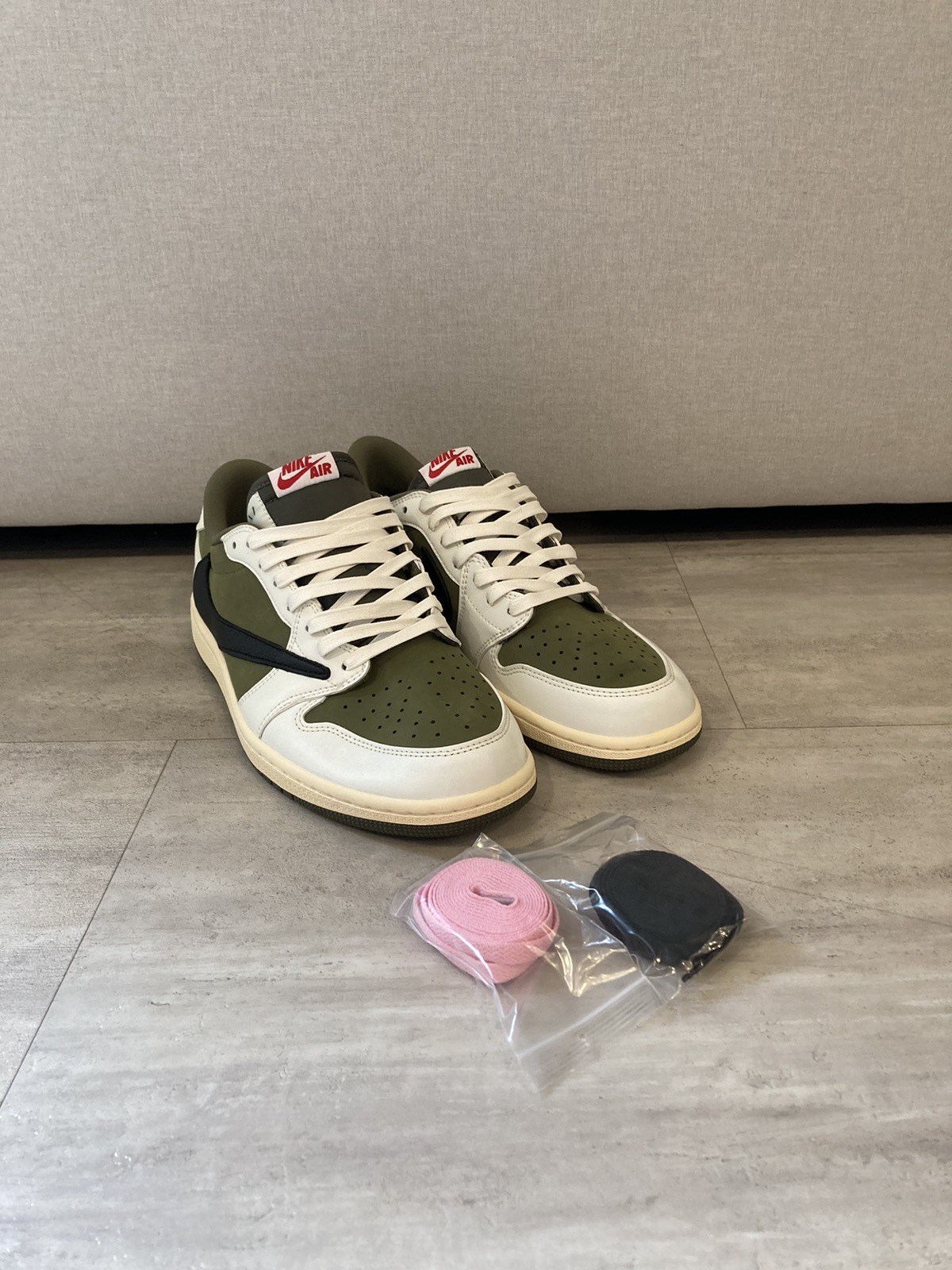 Size 11 - Jordan 1 Retro Low OG SP Travis Scott Medium Olive  (NO BOX) Nike