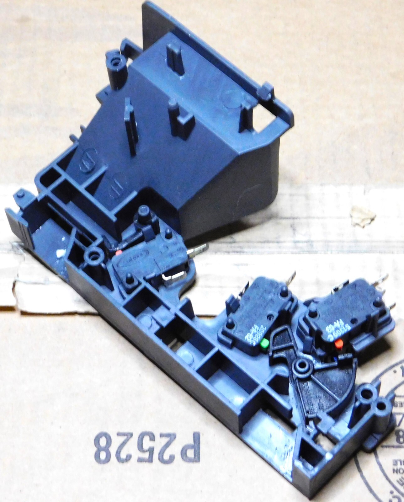 Amana Menumaster 56002003 OEM Interlock Switch Assembly