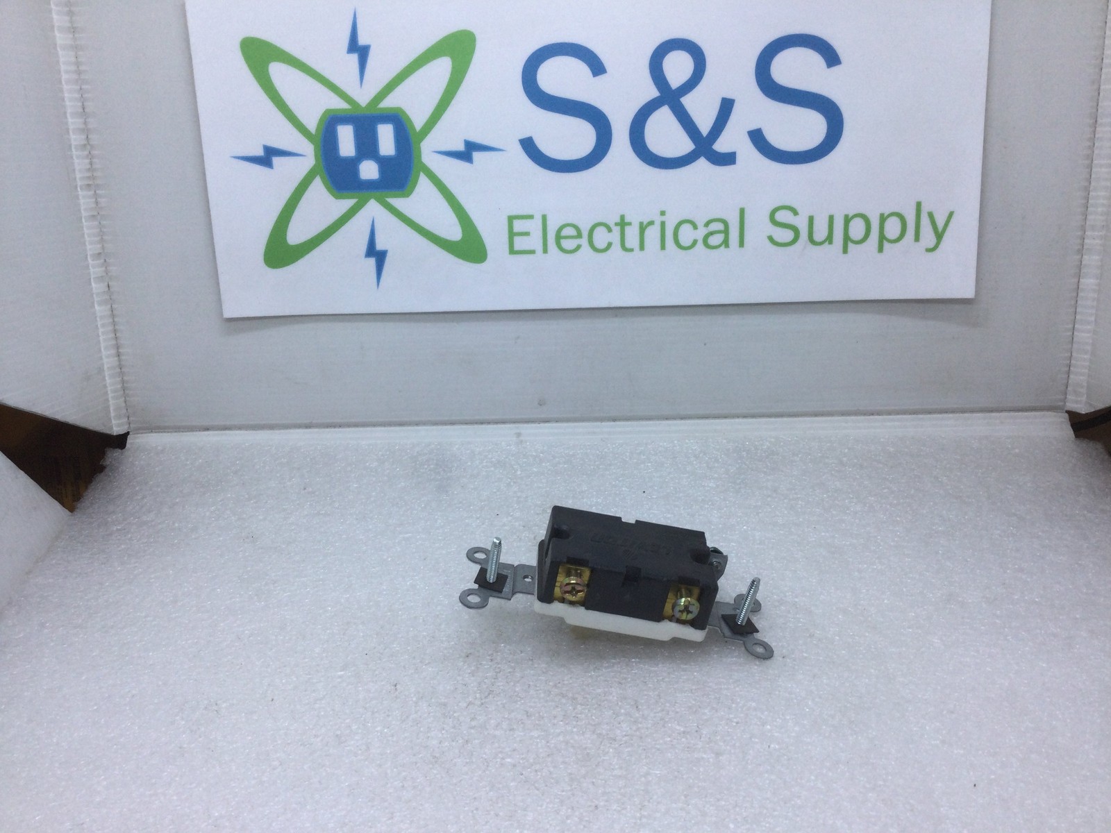 Leviton CS120-2I 20A 120/277VAC Single Pole Toggle Switch Side Wired - Ivory