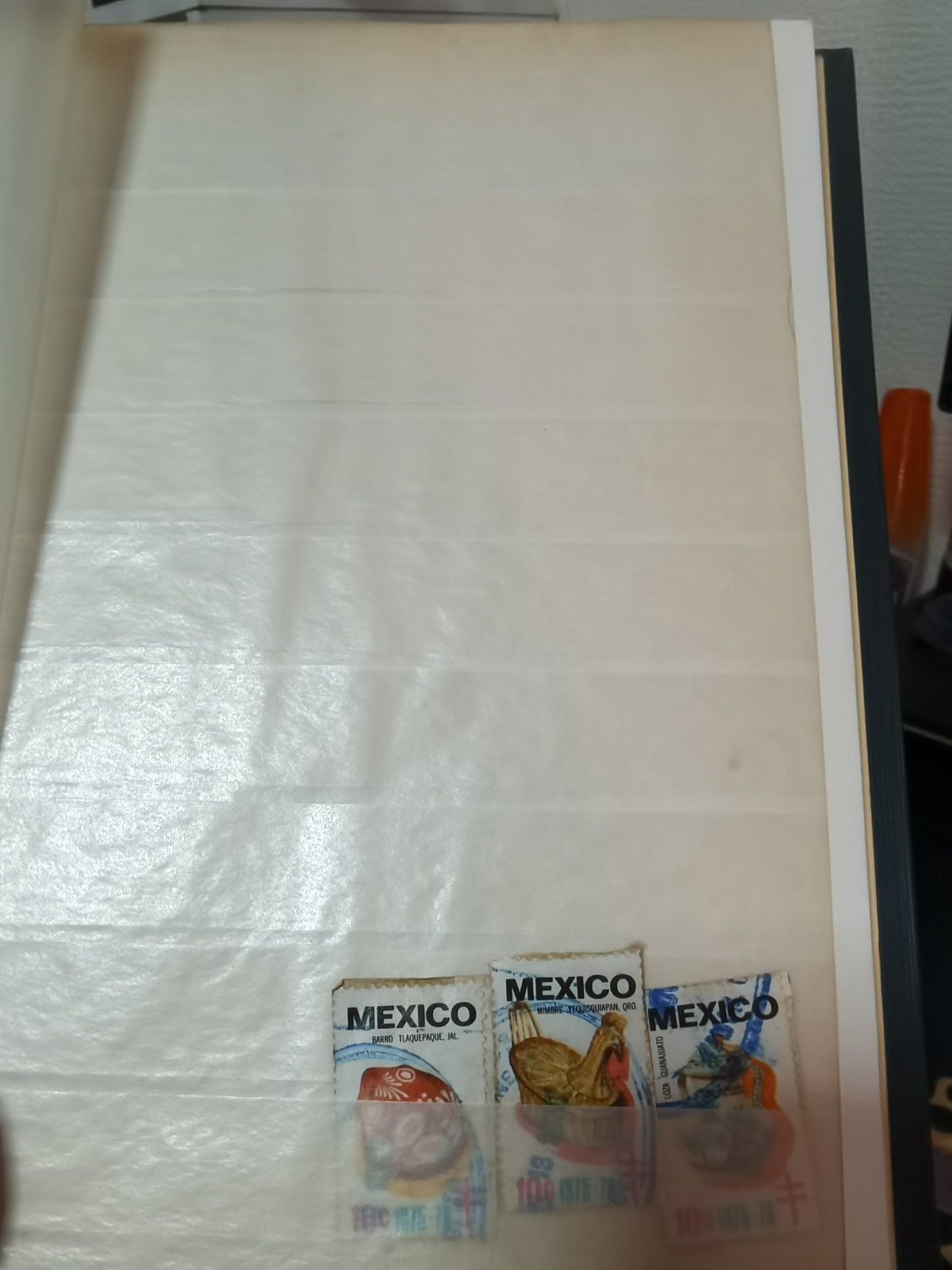 Stamp Collection Stockbook +100 Stamps