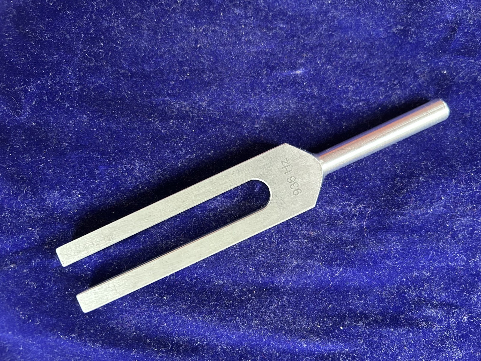 Tuning Fork Therapeutic Aluminium 936 Hz "Pineal Gland" 14.7 cm