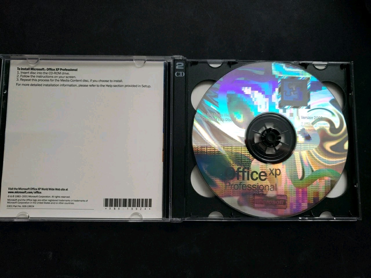 Microsoft Office XP Professional Version 2002 2-CD Set w/ Product Key