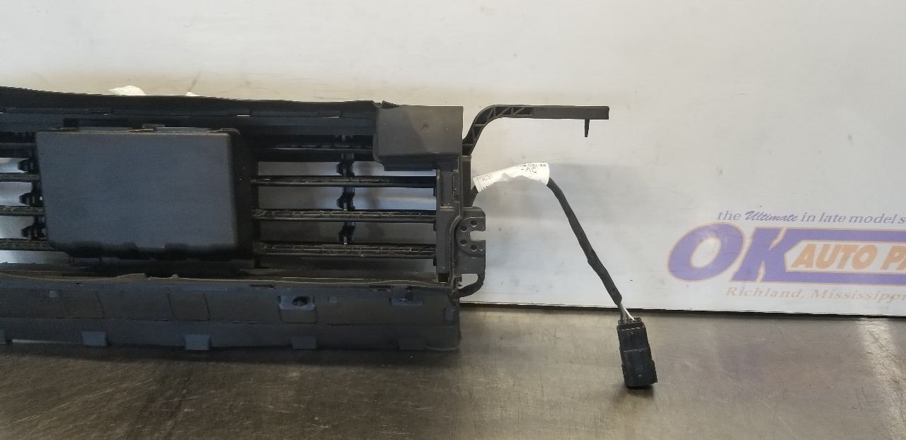 24 FORD BRONCO LOWER AIR SHUTTER 2.3L WITHOUT ADAPTIVE CRUISE
