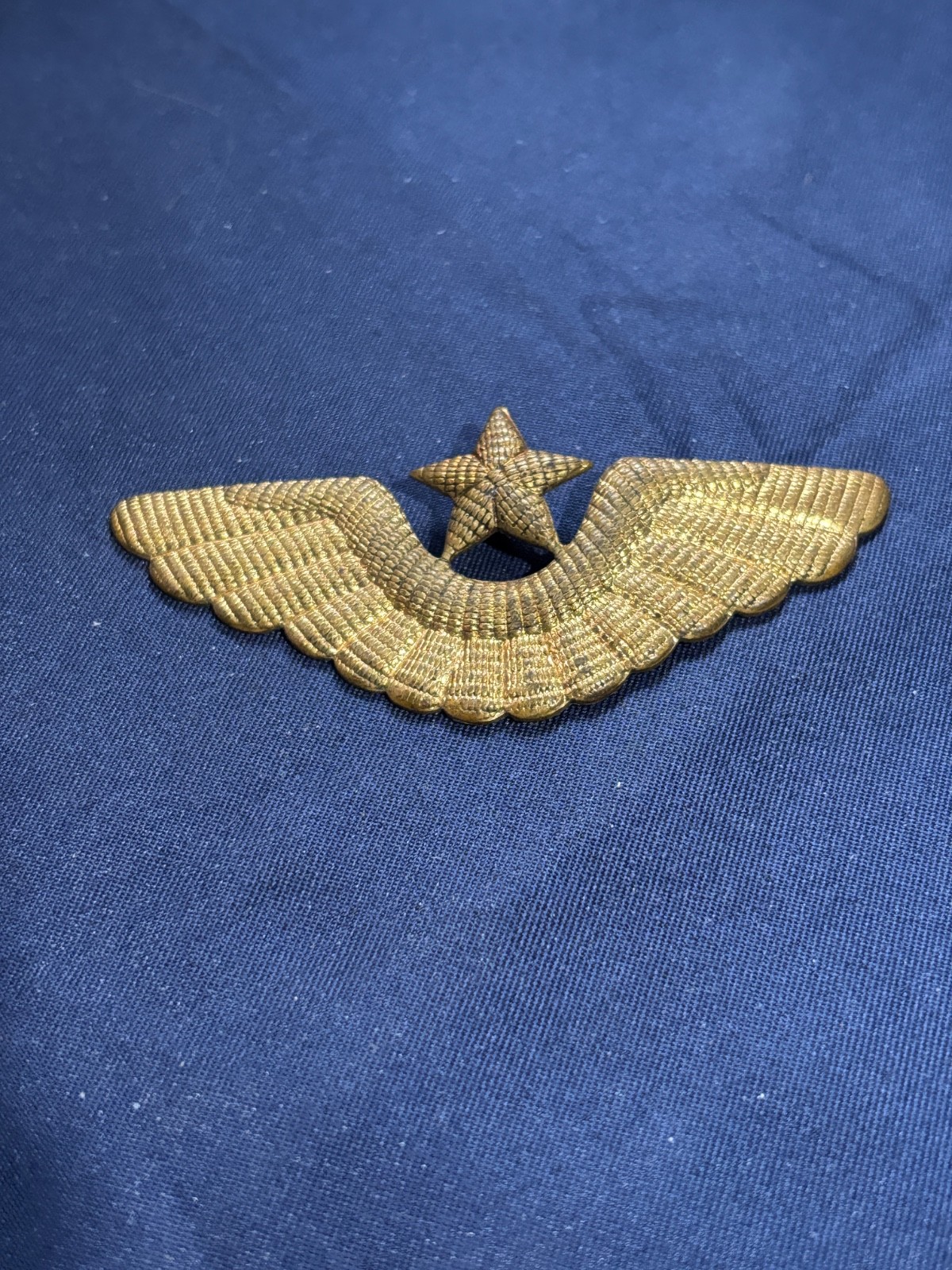 Russian Cap badge Soviet Airforce (tangs missing)