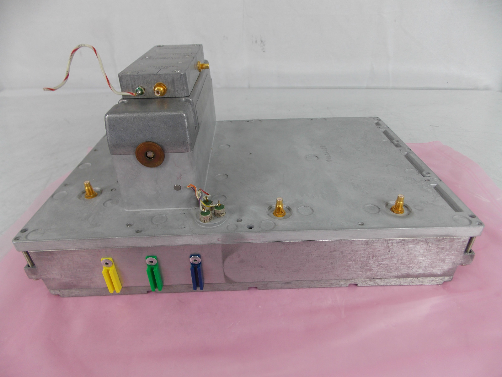 HP AGILENT 8640B SIGNAL GENERATOR CB ASSY P/N 08640-60370/ 08640-60204