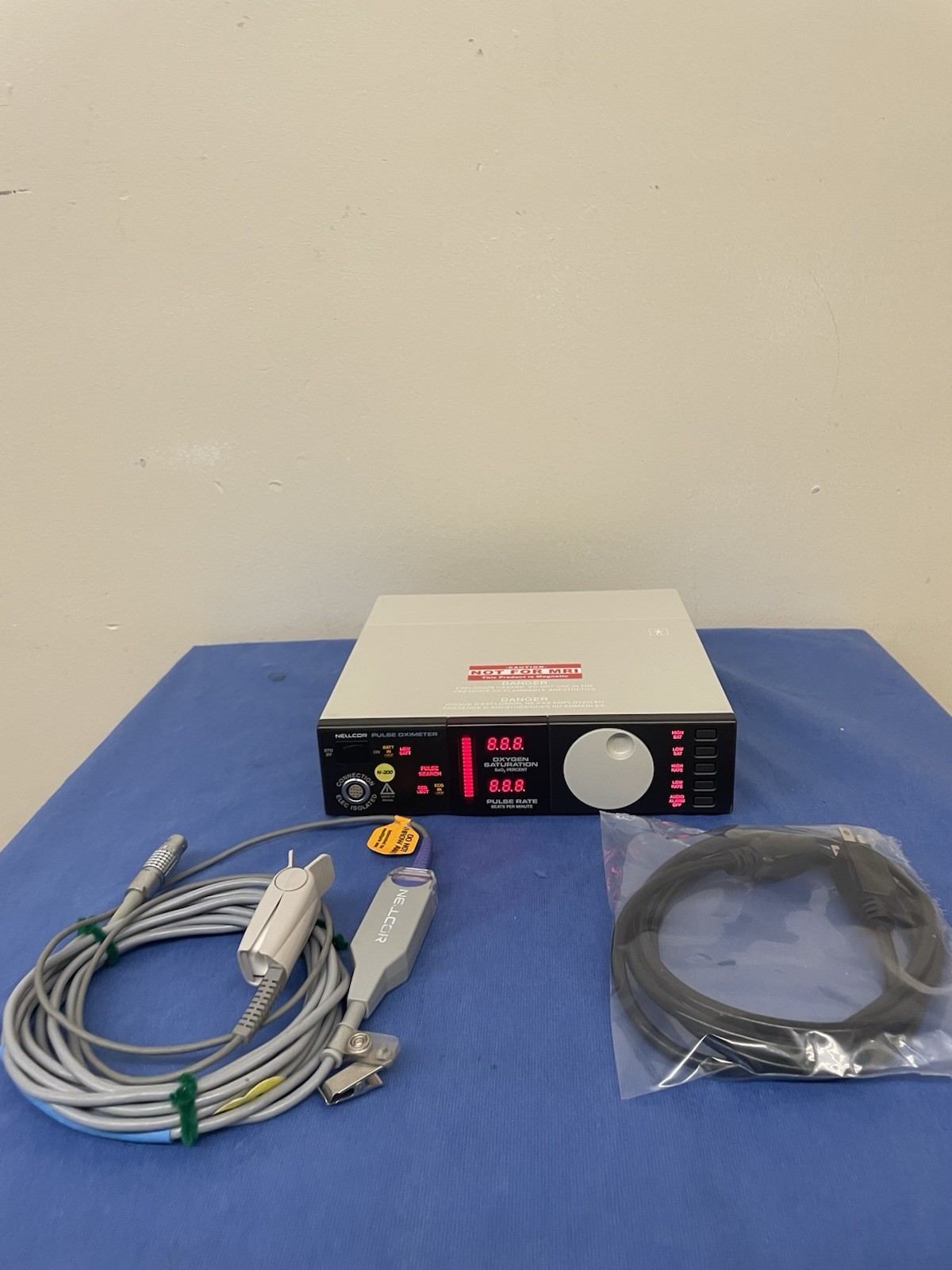 Nellcor N-200 Pulse Oximeter with Power Base and Finger Clip