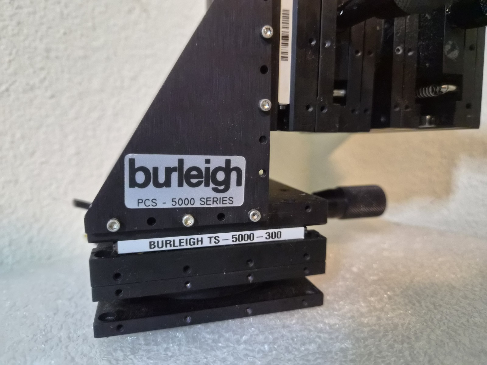 Burleigh PCS-5000 TS-5000-300 3-Axis Piezo Micromanipulator Patch Clamp Stage