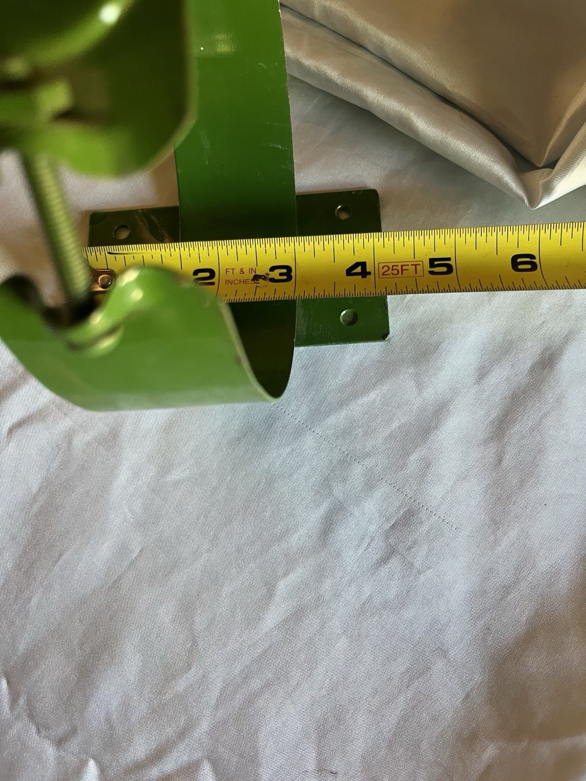 John Deere Clamp Bracket Attenuator, Seed Flow? Round Cylinder, Never used