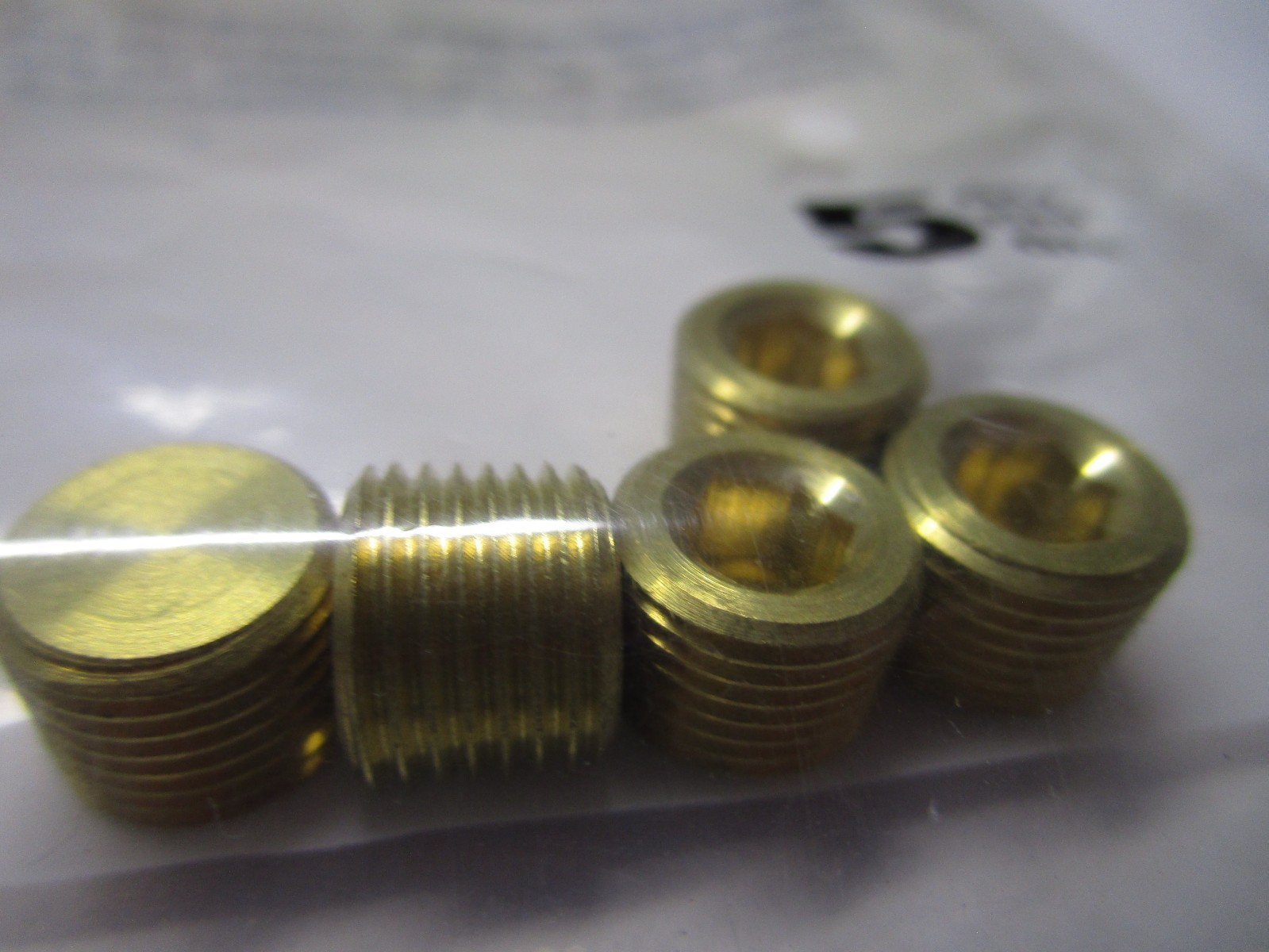 DynaFlo® 1/8" NPT Brass Socket Head Pipe Plug QTY 5