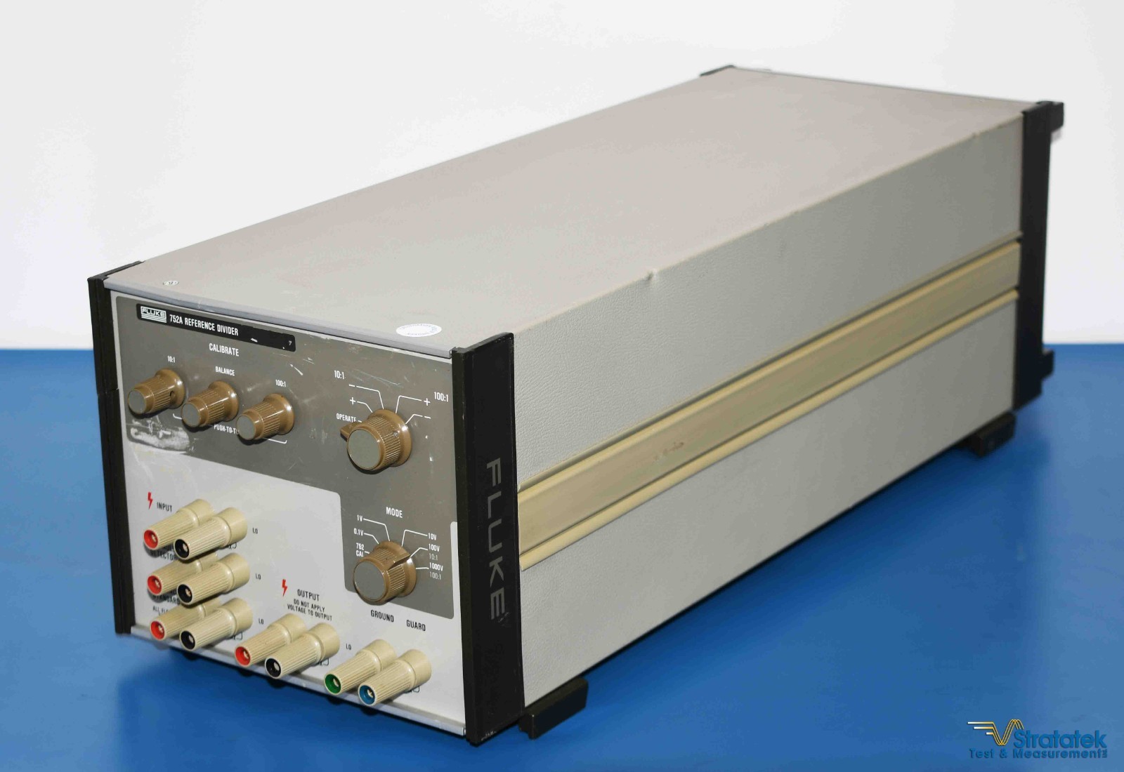Fluke 752A Reference Divider 10:1 (±0.2 ppm) and 100:1 (±0.5 ppm) Calibration