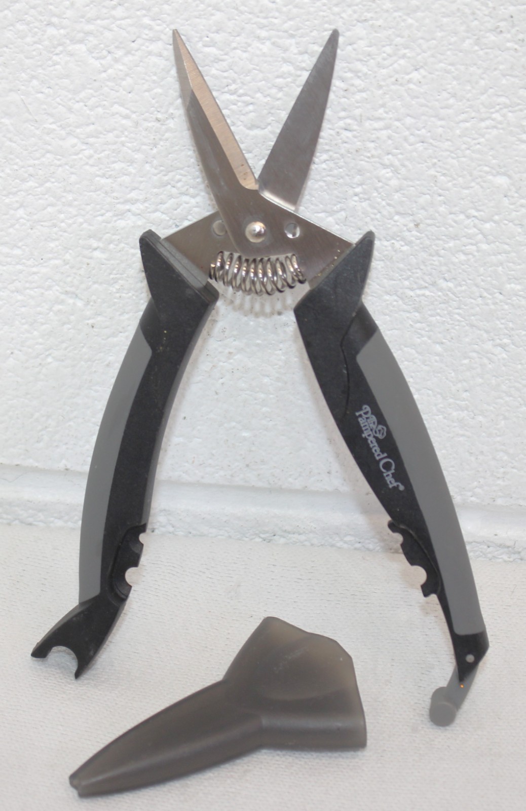 RARE Pampered Chef Mini Professional Kitchen Shears Scissors Black w/ sheath