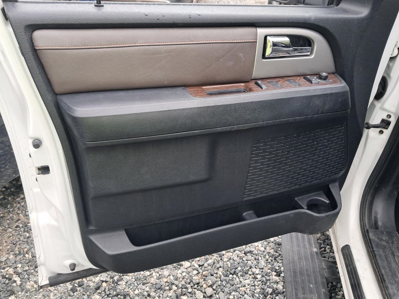 EXPEDITON 2015 Glove Box 4803906
