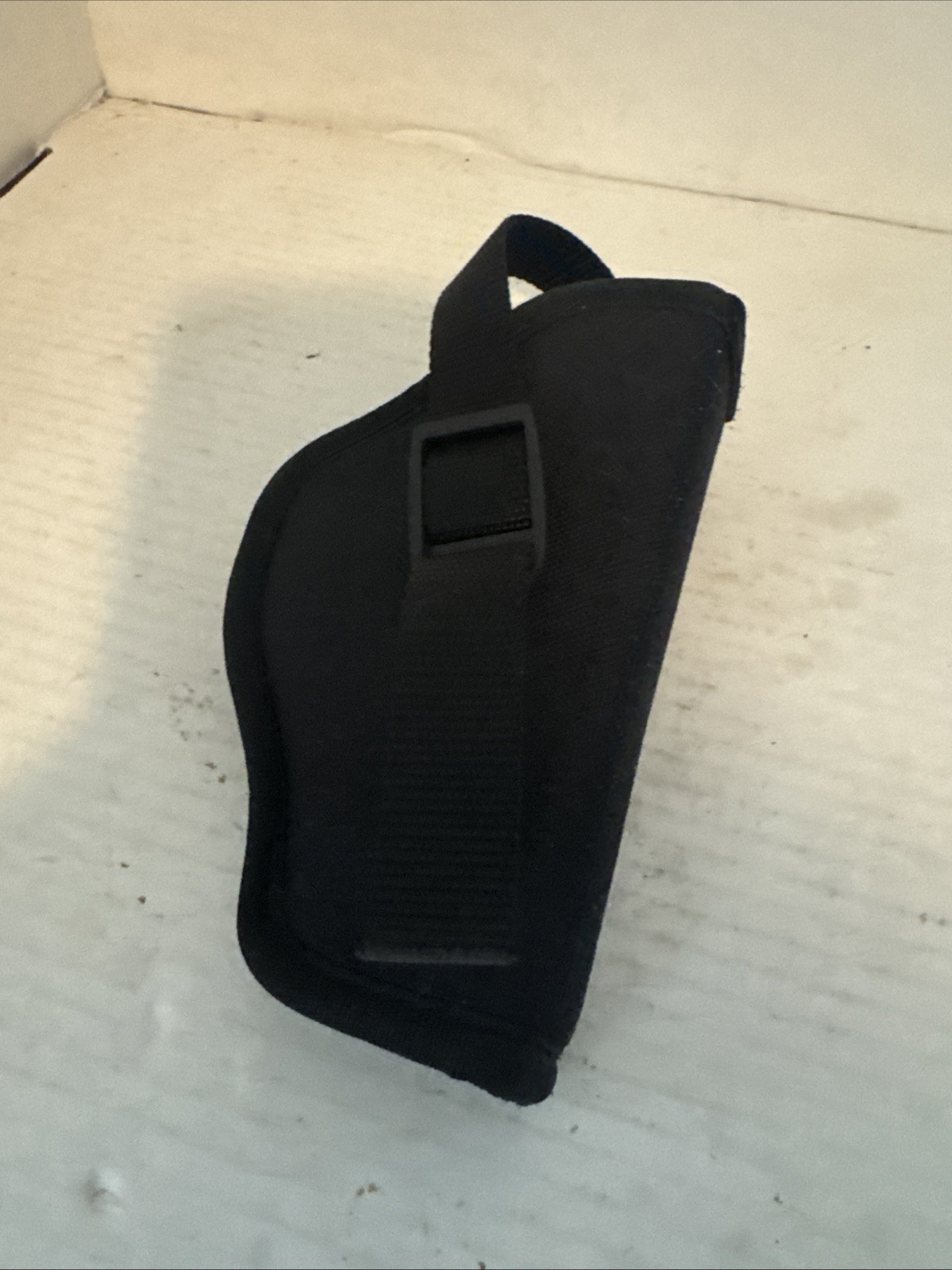 UNCLE MIKES BLACK HOLSTER RIGHT HAND SIZE 15 WITH BELT CLIP