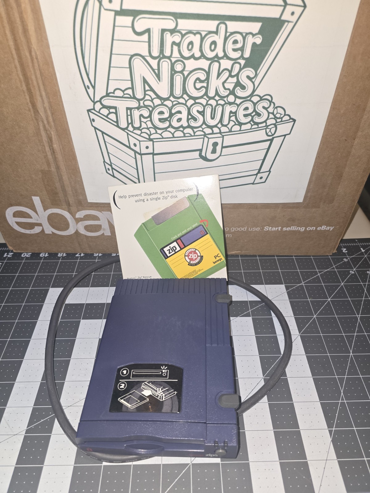 Iomega Zip 100 Portable External Drive Z100P2 - No Power Cable