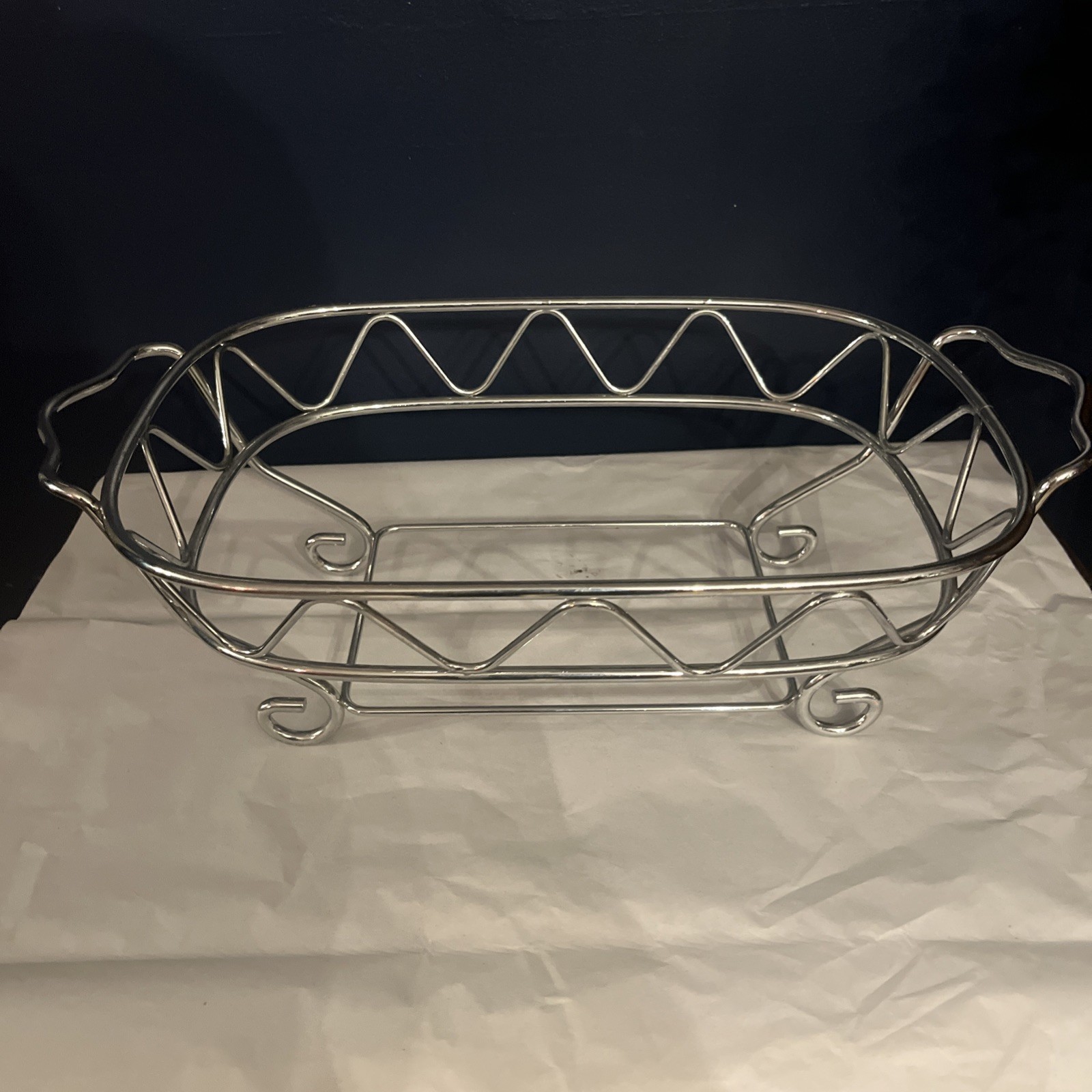 Metal Wire Casarole Holder / Organizer with Handle