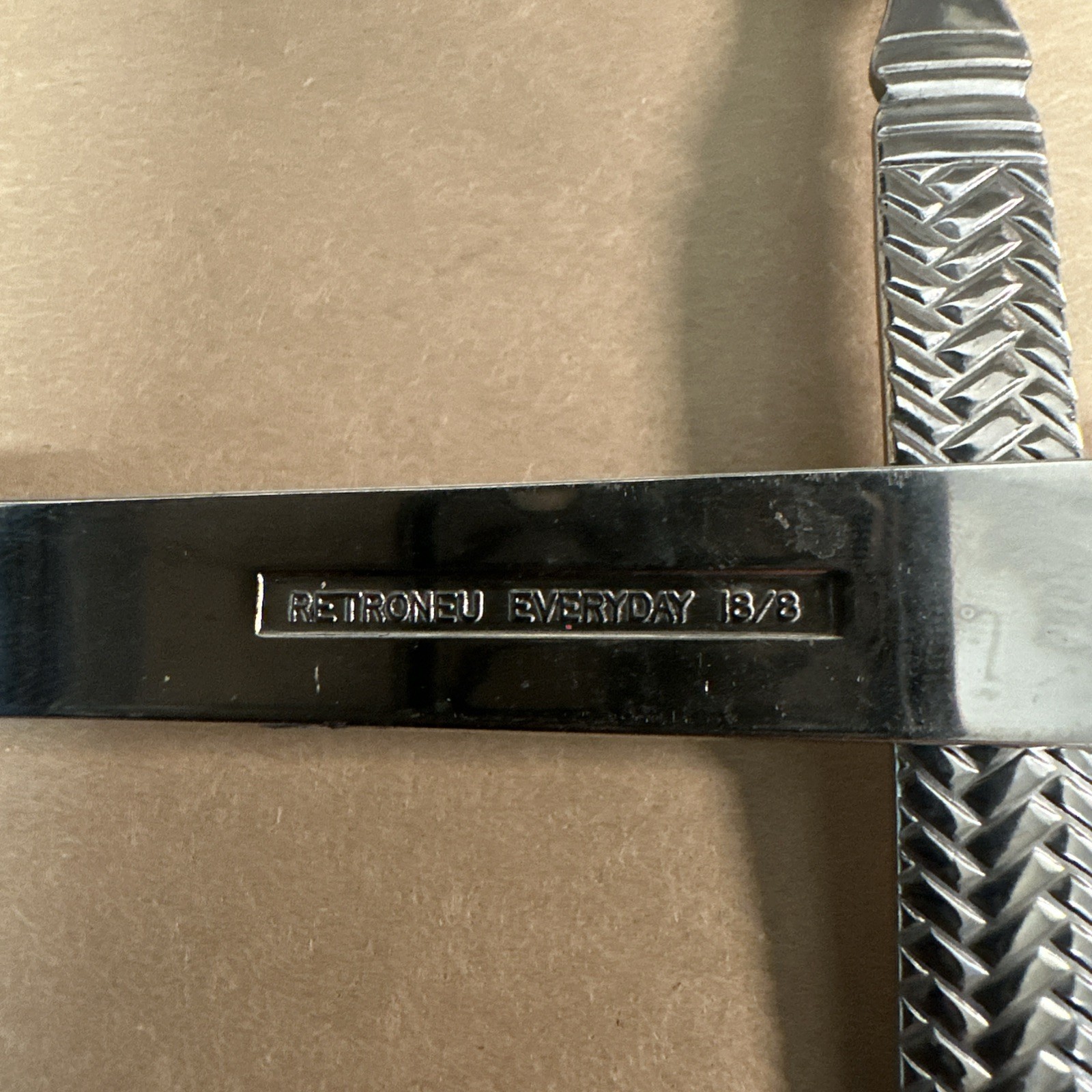 15 Piece Retronue Everyday Flatware